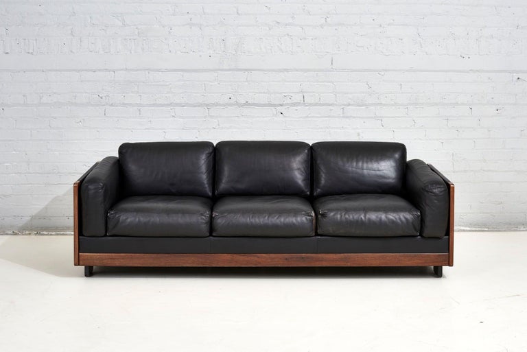 Black Leather/Rosewood “920 Sofa”, Afra and Tobia Scarpa for