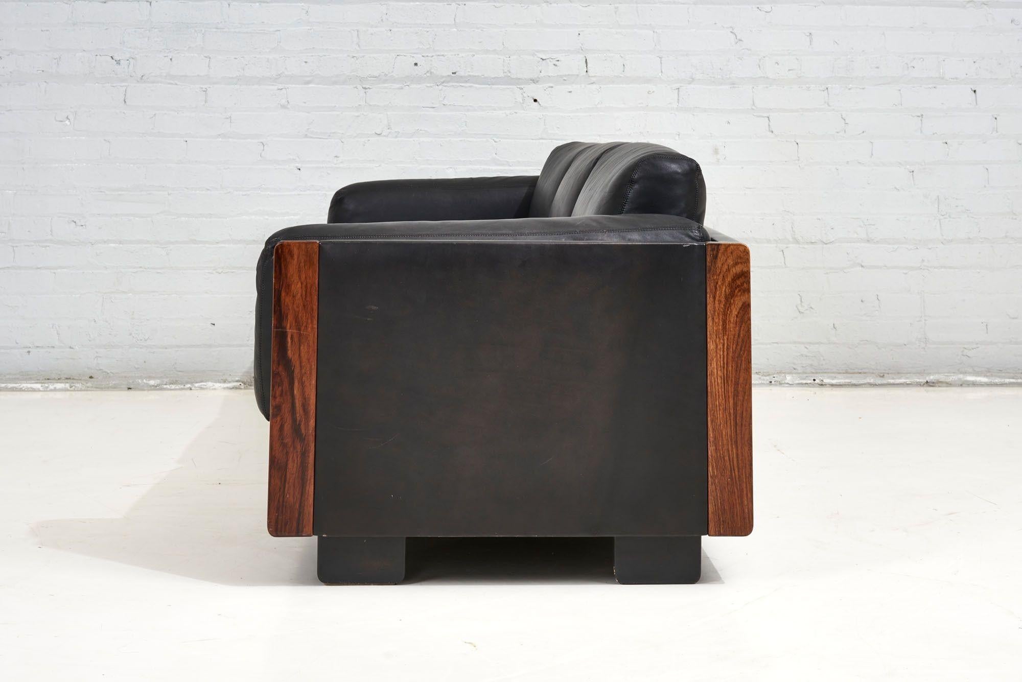 Leather Black Leathe/Rosewood “920 Sofa”, Afra & Tobia Scarpa for Cassina, Italy 1960 For Sale