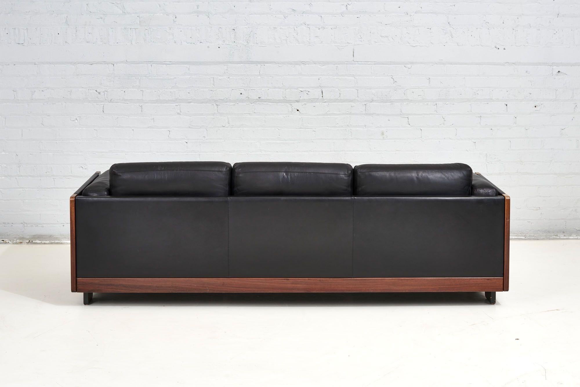 Black Leathe/Rosewood “920 Sofa”, Afra & Tobia Scarpa for Cassina, Italy 1960 For Sale 1