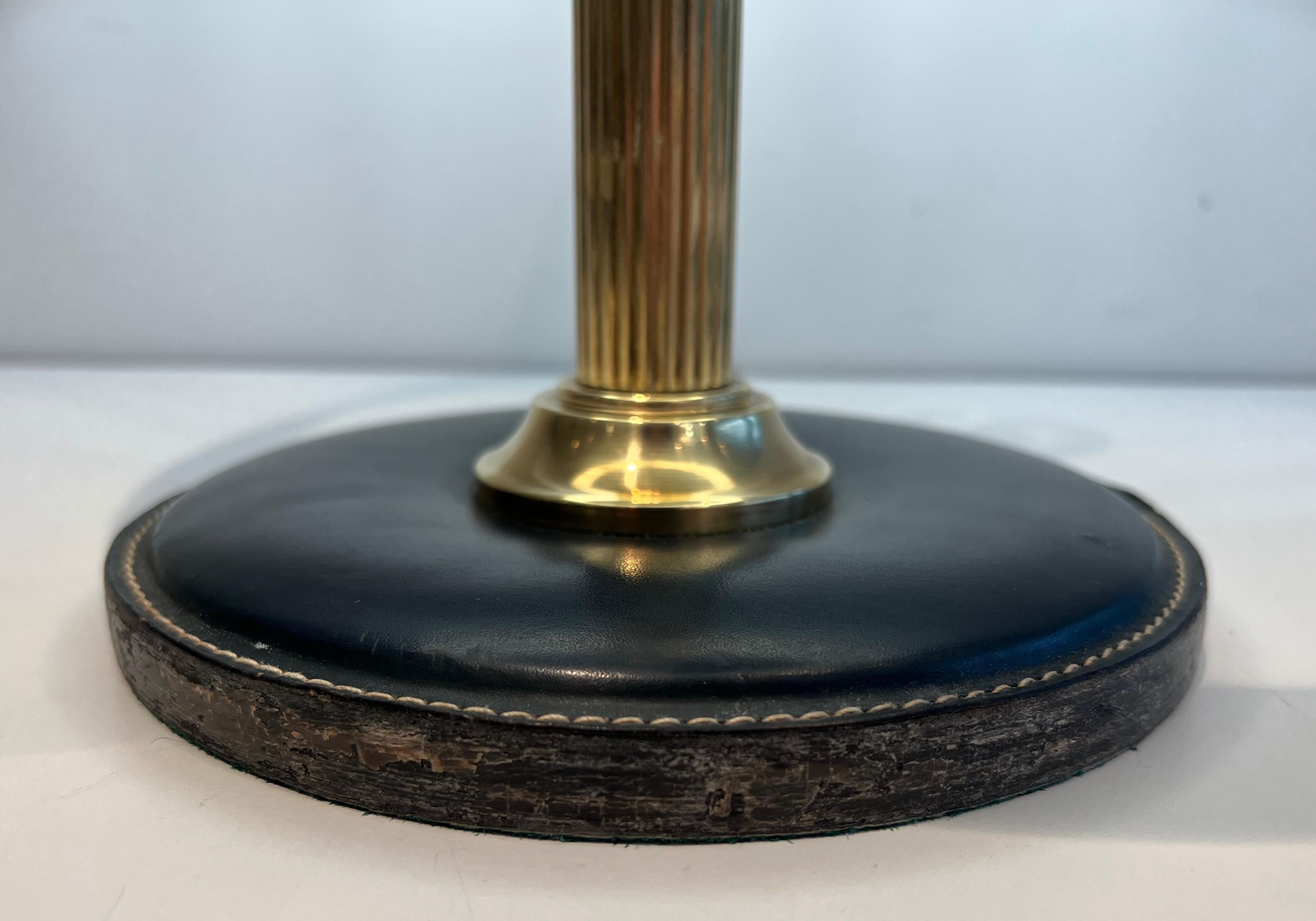 Lampe de bureau en cuir noir et laiton dans le style de Jacques Adnet en vente 3