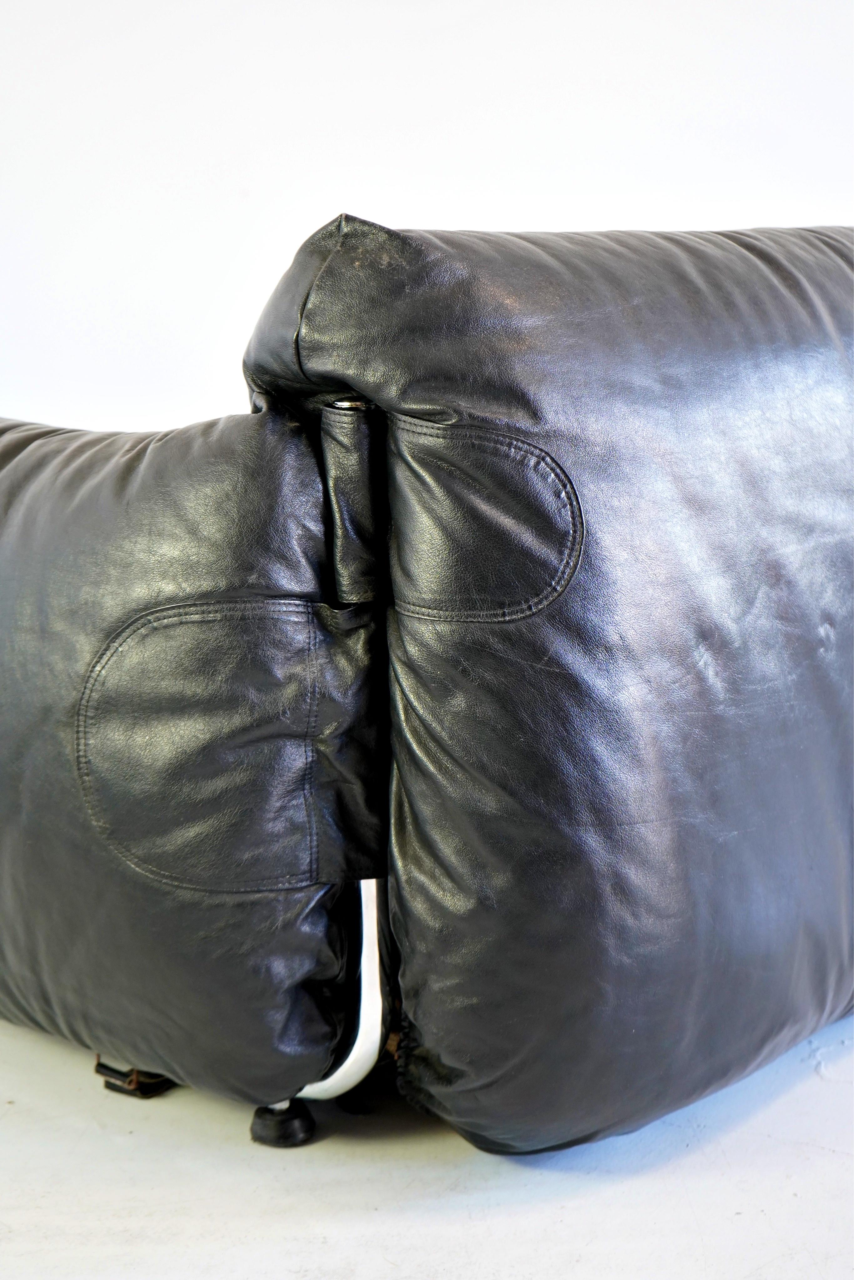 Black Leather and Chrome Armchairs, Giuseppe Munari for Poltrona Munari, Pair 2