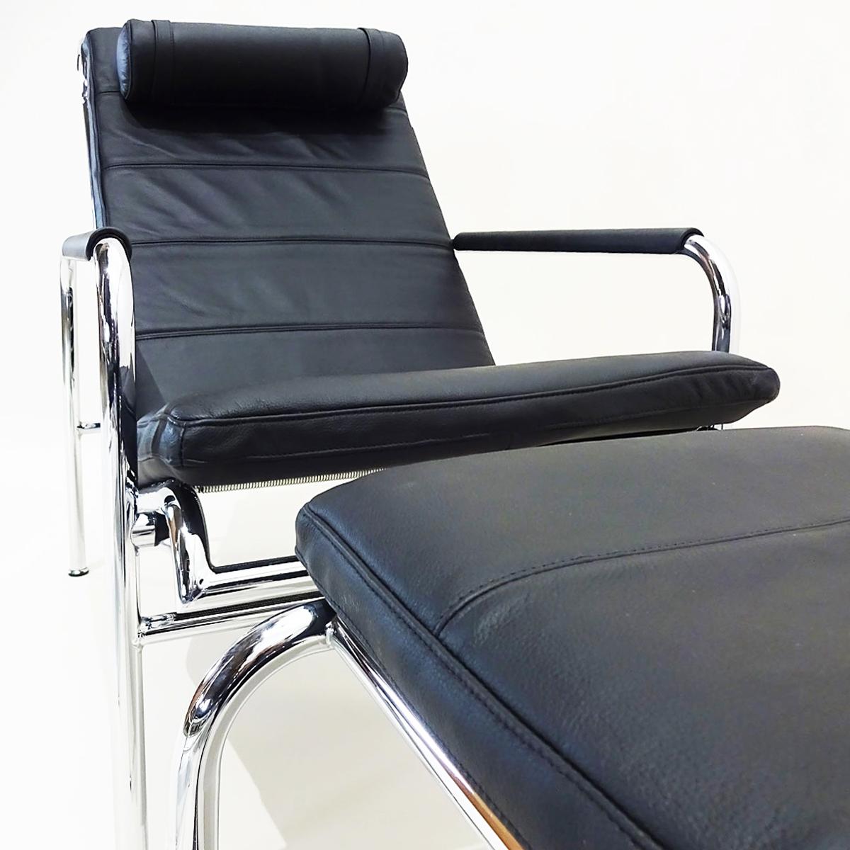 Italian Black Leather and Chrome Gabriele Mucchi Genni Reclining Chair and Ottoman