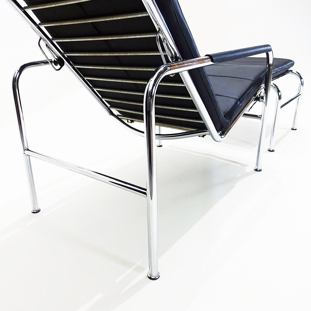 Black Leather and Chrome Gabriele Mucchi Genni Reclining Chair and Ottoman In Good Condition In Highclere, Newbury