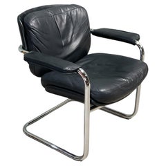 Silla auxiliar de cuero negro y cromo, 1970