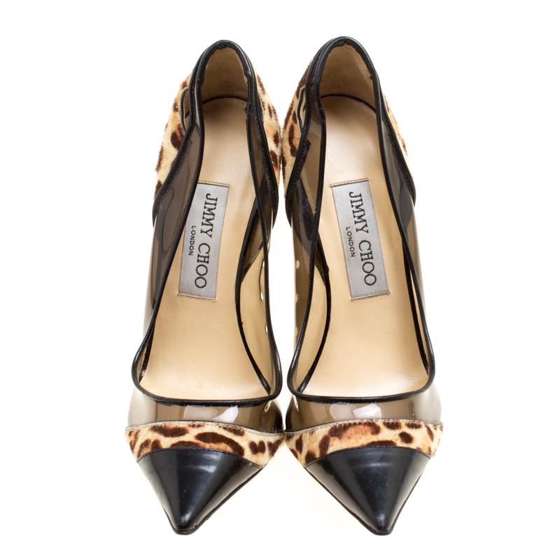 These Binnis pumps from Jimmy Choo will make you go head over heels with their artistic design and craftsmanship. They are crafted from black leather, leopard printed pony hair and PVC and feature an elegant silhouette. They flaunt pointed toes, PVC