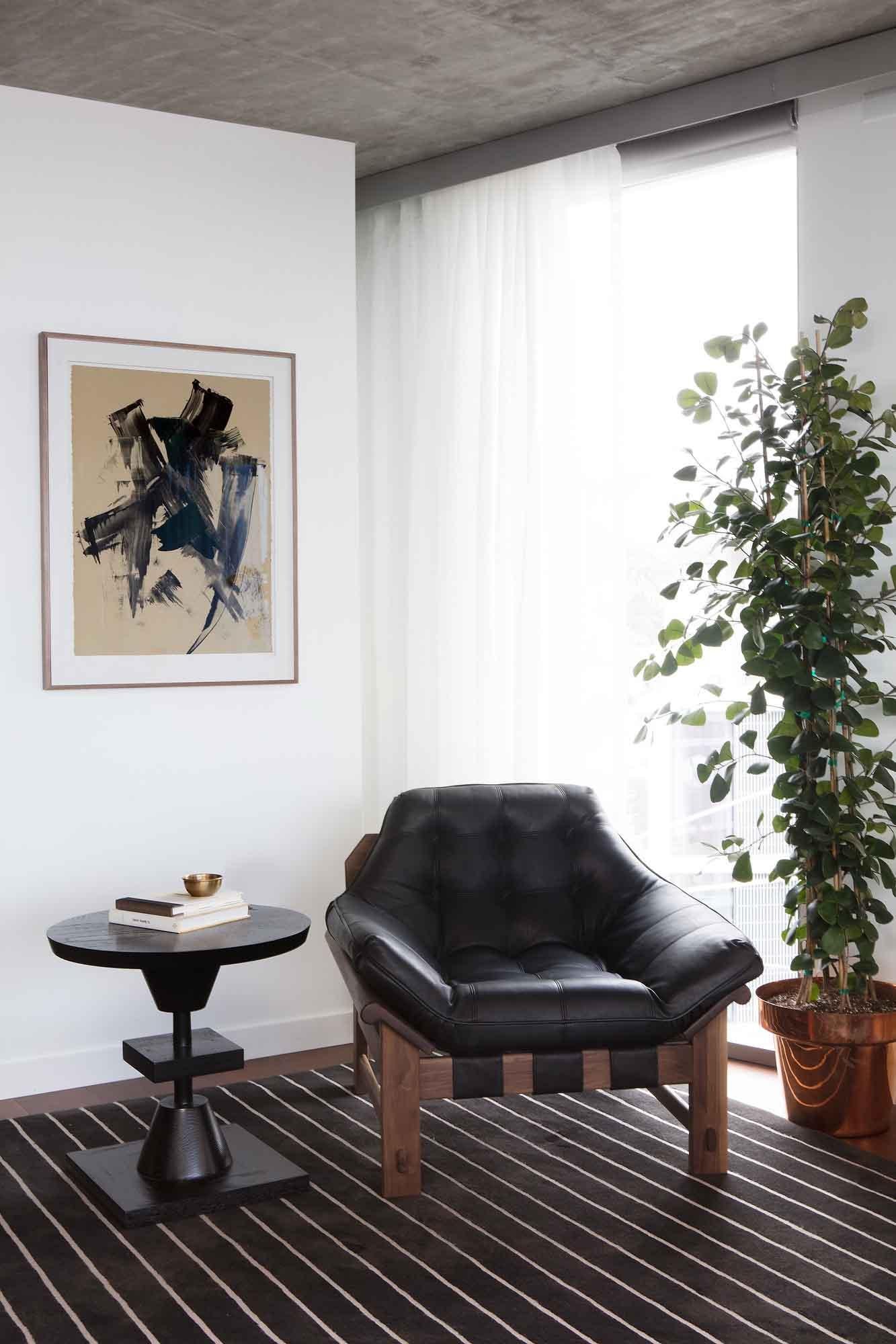 Black Leather and Oak Ojai Lounge Chair by Lawson-Fenning In New Condition In Los Angeles, CA