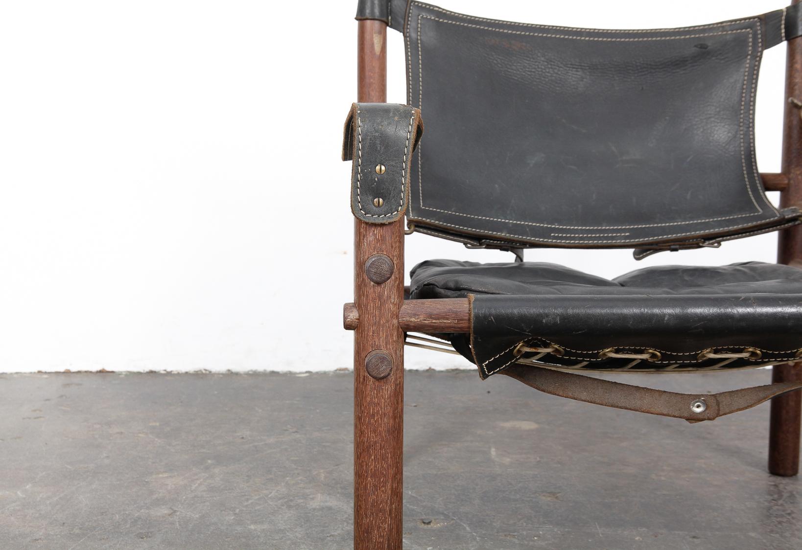 Black Leather and Oak Safari Chair by Arne Norell for Norell AB In Good Condition In North Hollywood, CA