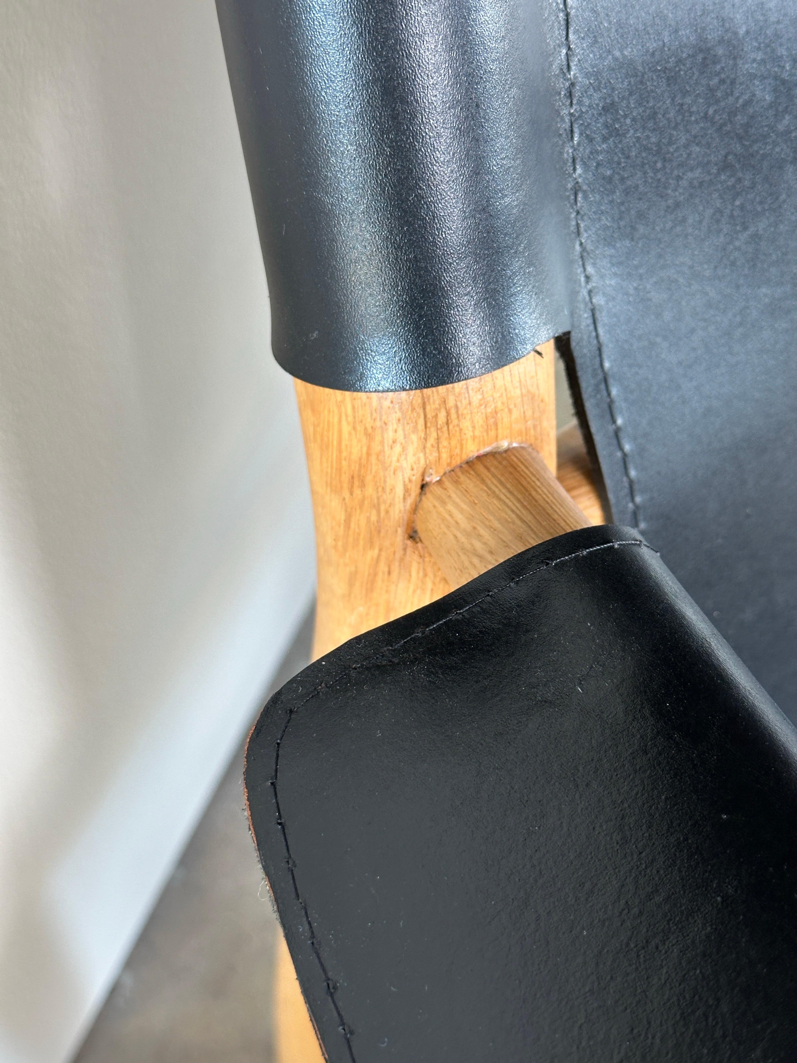 Sedia a fionda in pelle nera e Oak, di Dux in vendita 7