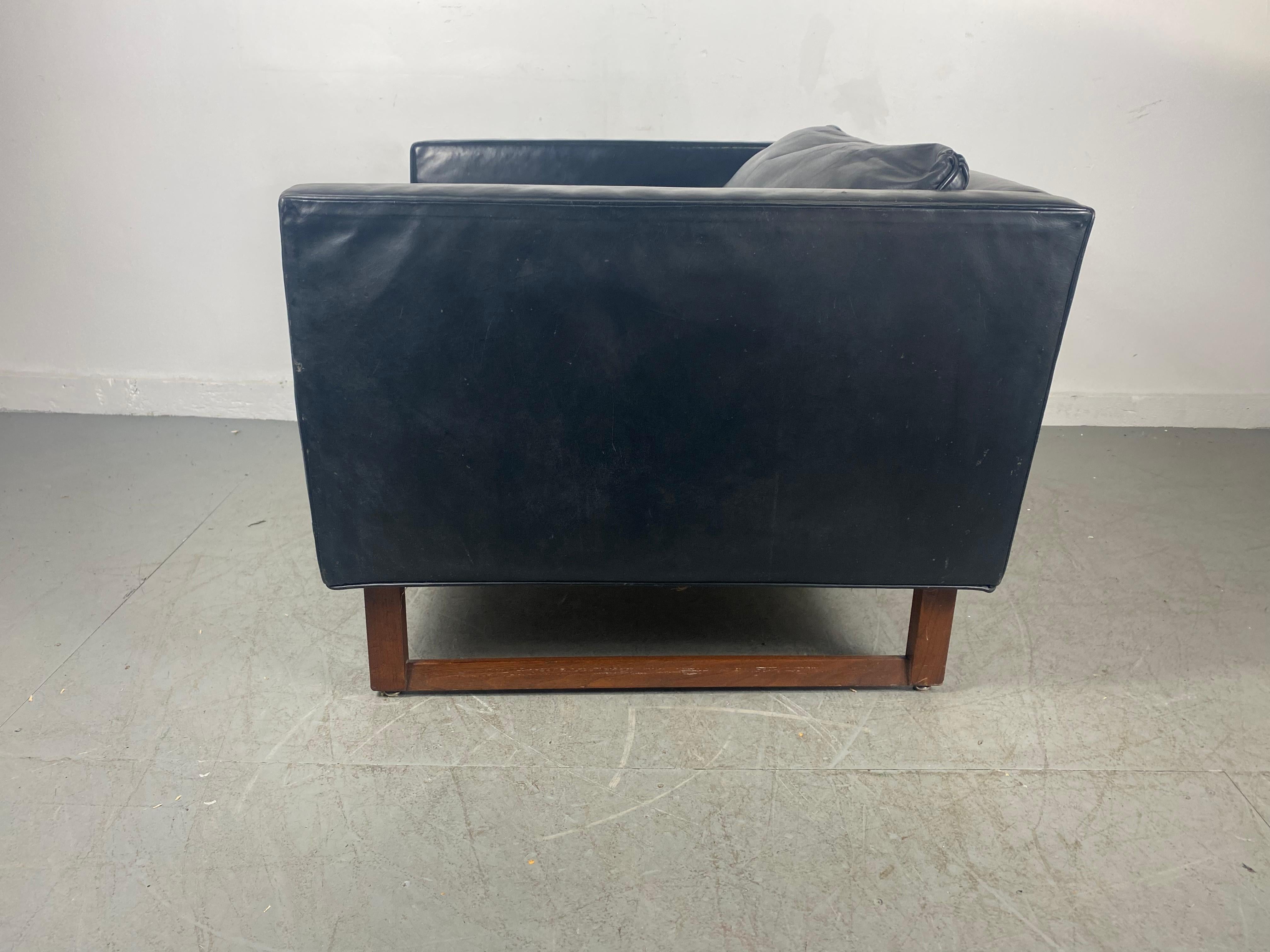 Mid-Century Modern Black Leather and Rosewood Cube Chair Attributed to Milo Baughman 