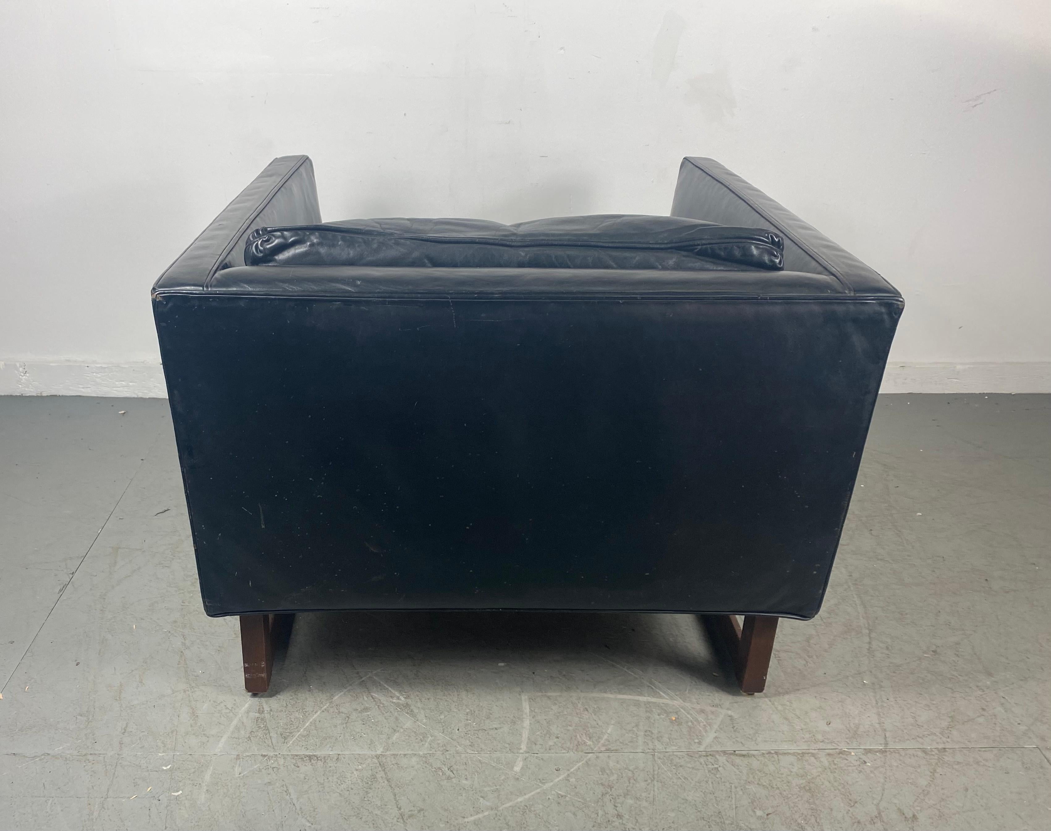 Black Leather and Rosewood Cube Chair Attributed to Milo Baughman  In Good Condition In Buffalo, NY