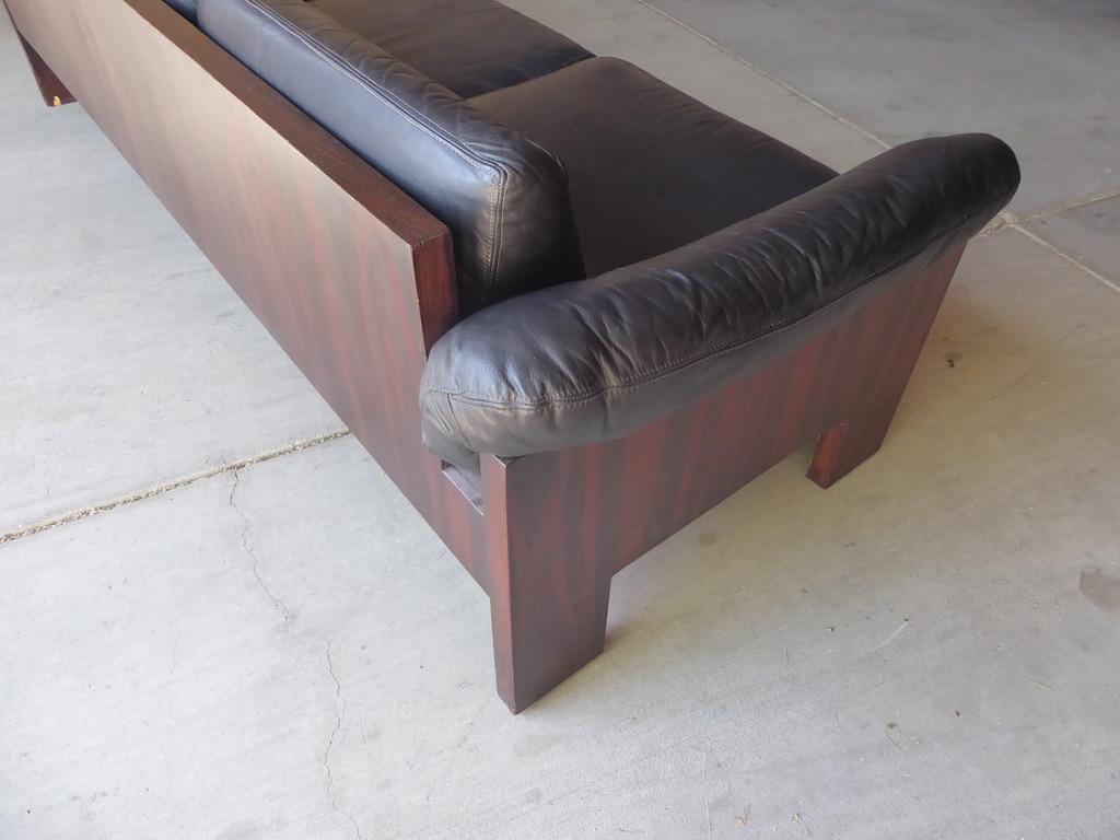Black Leather and Rosewood Sofa by Milo Baughman for Thayer Coggin, circa 1970s 9