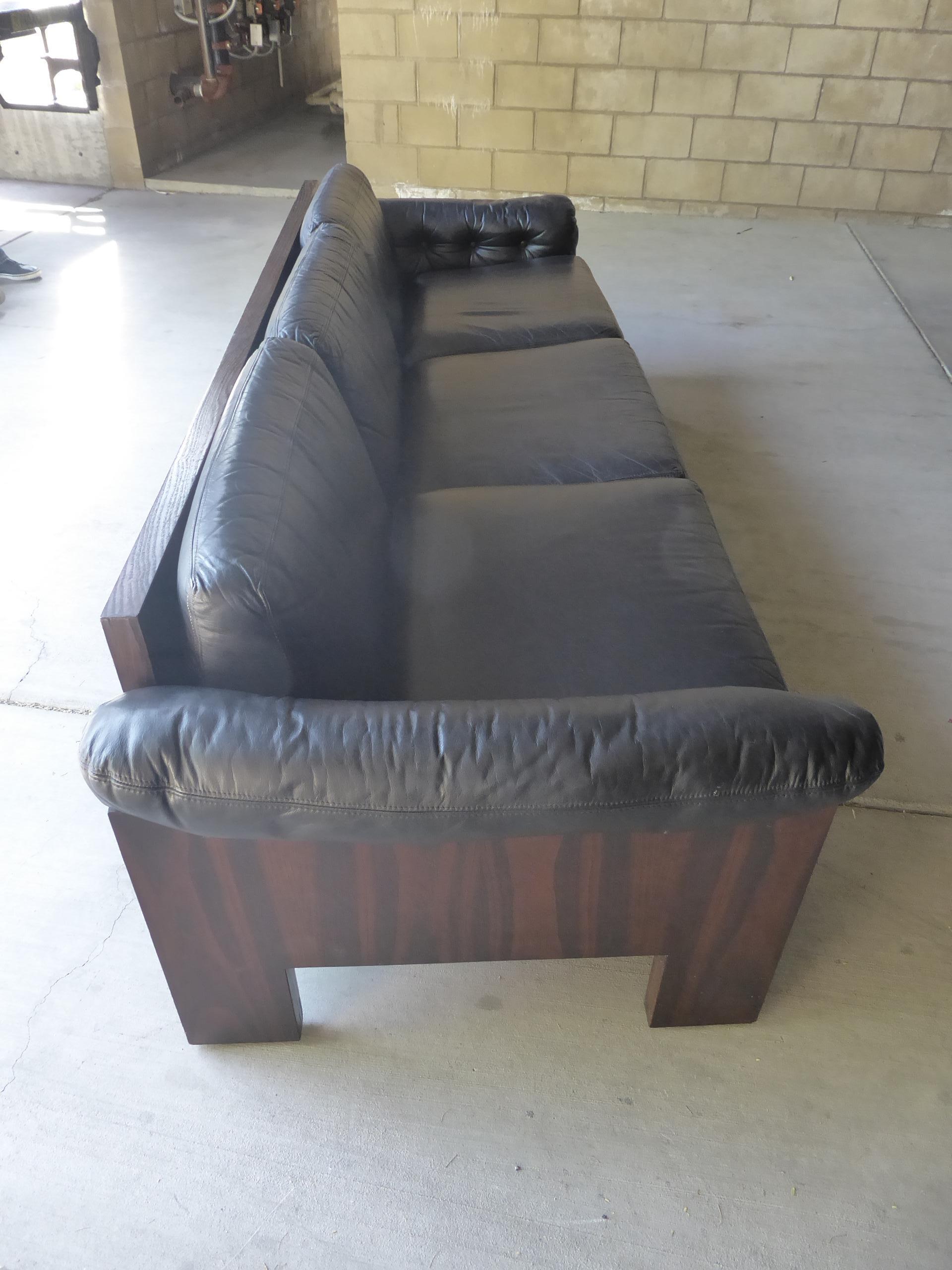Black Leather and Rosewood Sofa by Milo Baughman for Thayer Coggin, circa 1970s 10