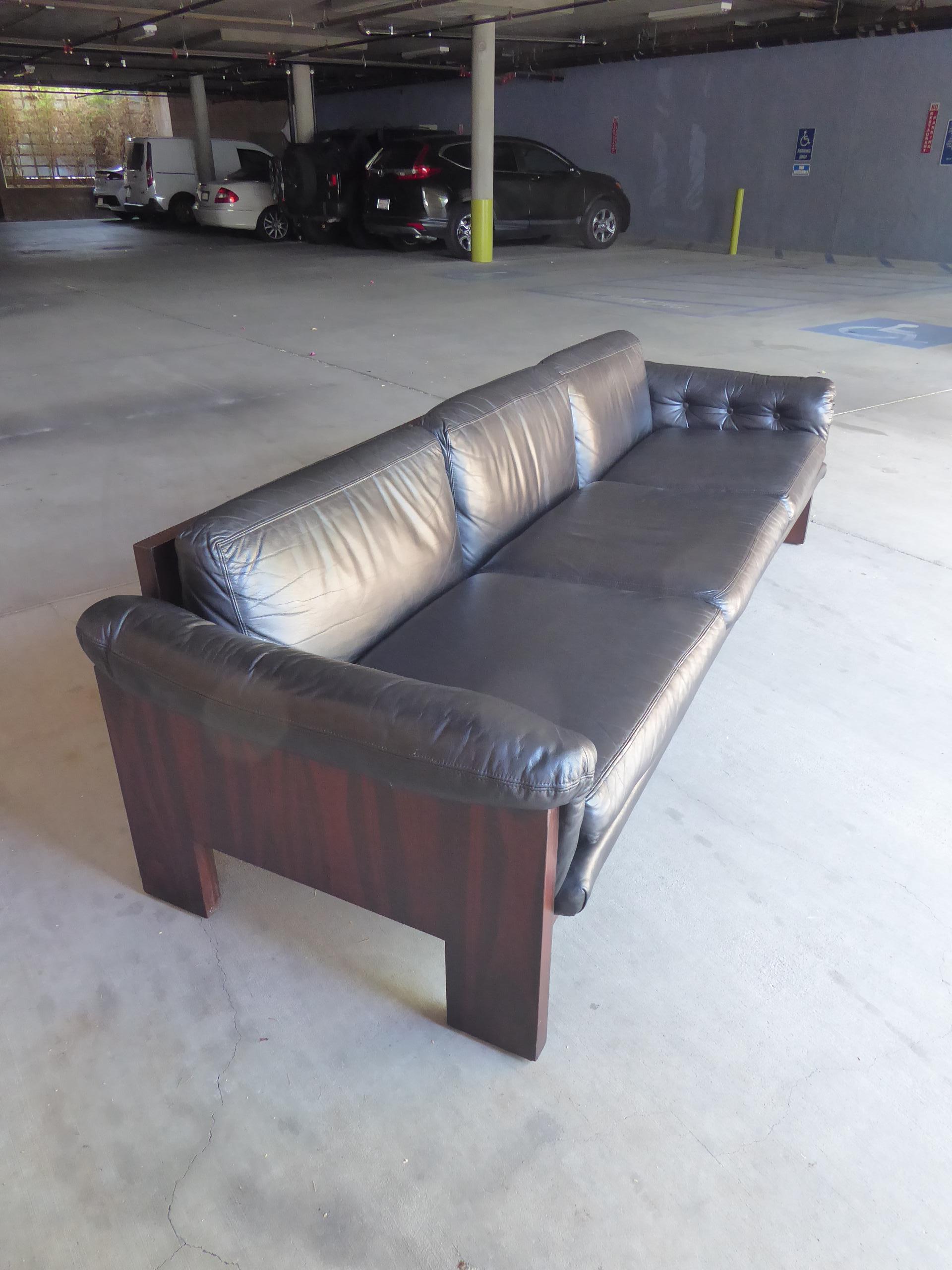 Black Leather and Rosewood Sofa by Milo Baughman for Thayer Coggin, circa 1970s In Good Condition In Palm Springs, CA