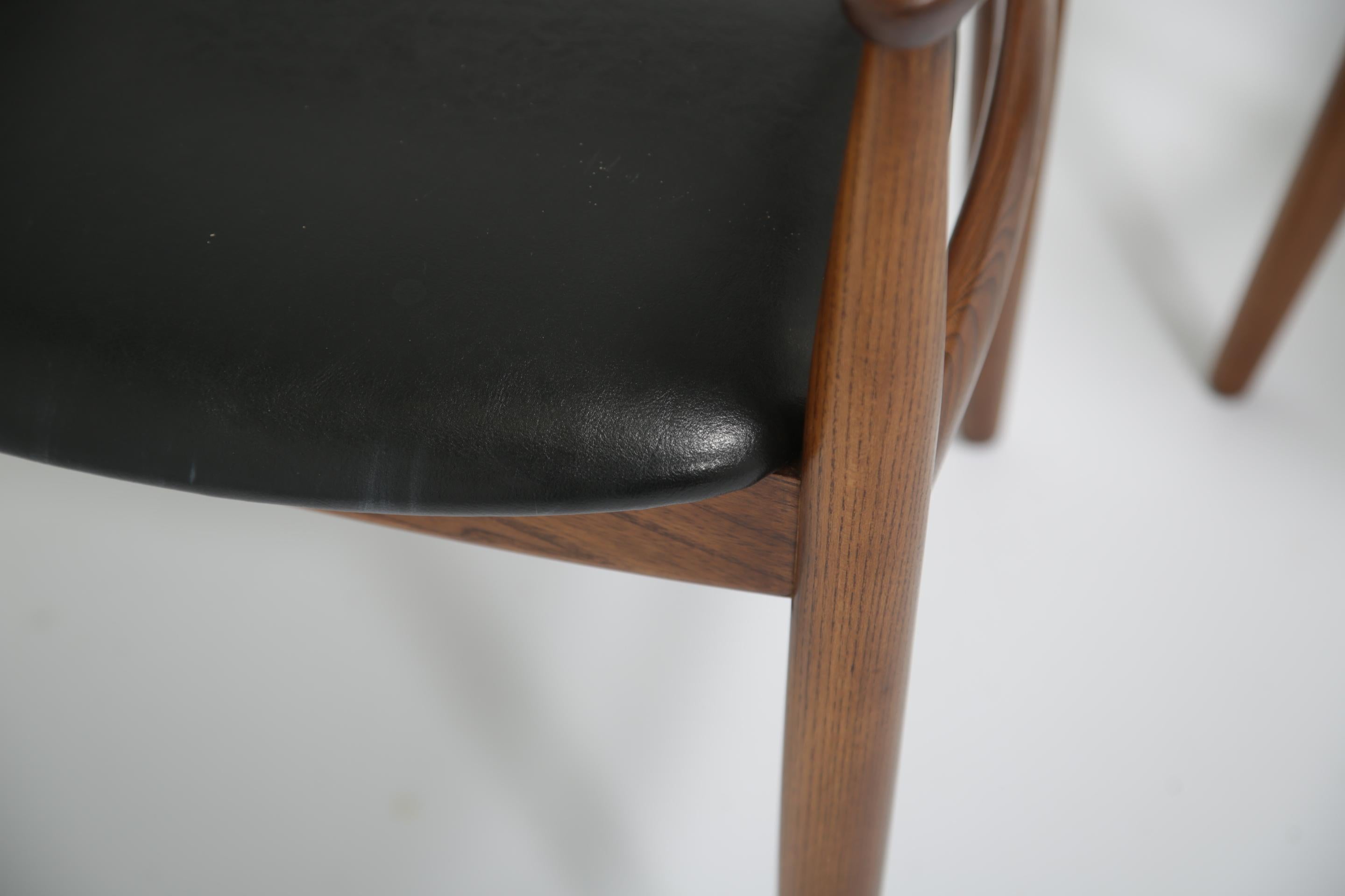 Danese Sedia da scrivania in pelle nera e teak di Illum Wikkelsø per N. Eilersen, 1960. in vendita