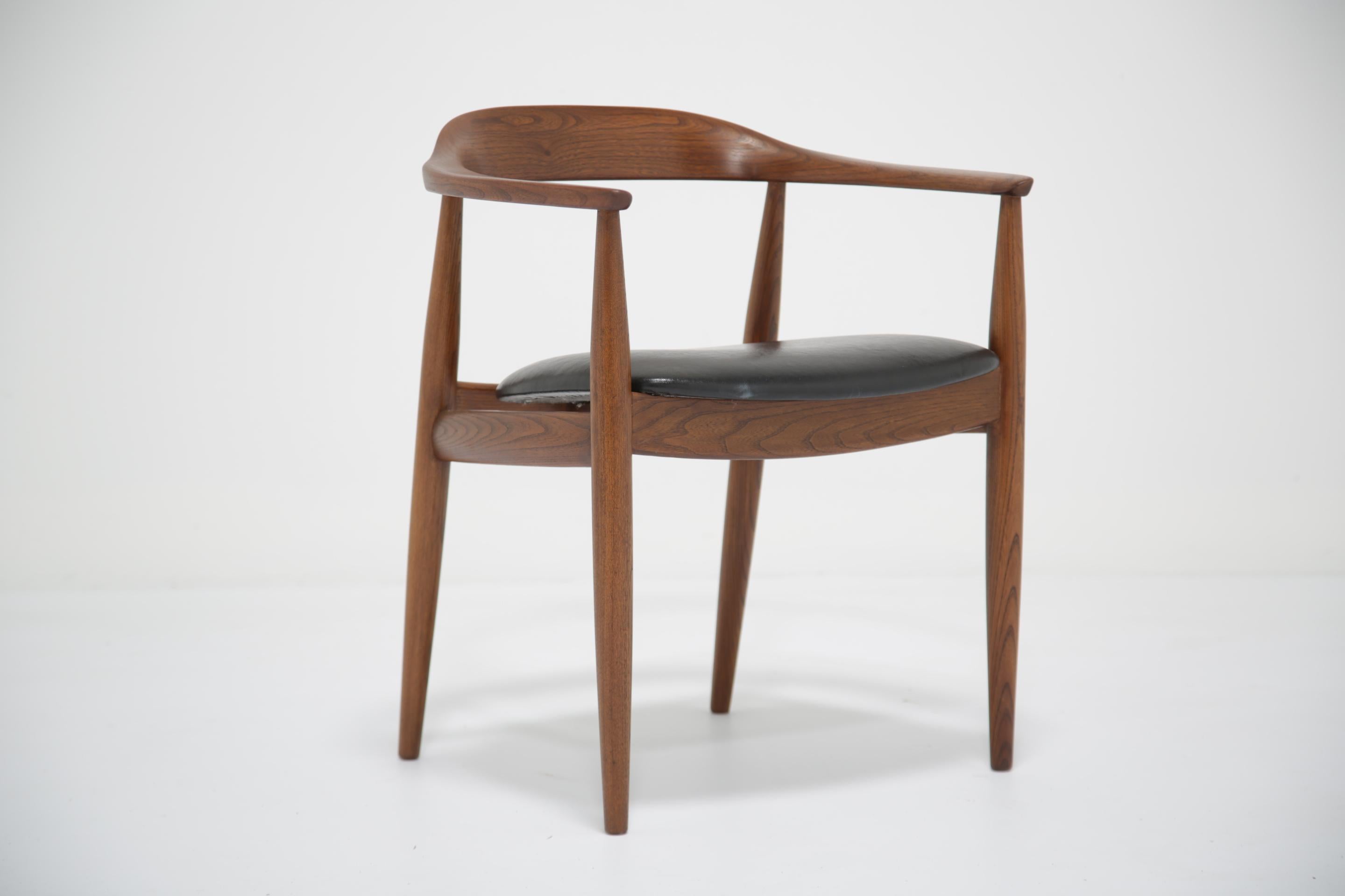 XX secolo Sedia da scrivania in pelle nera e teak di Illum Wikkelsø per N. Eilersen, 1960. in vendita