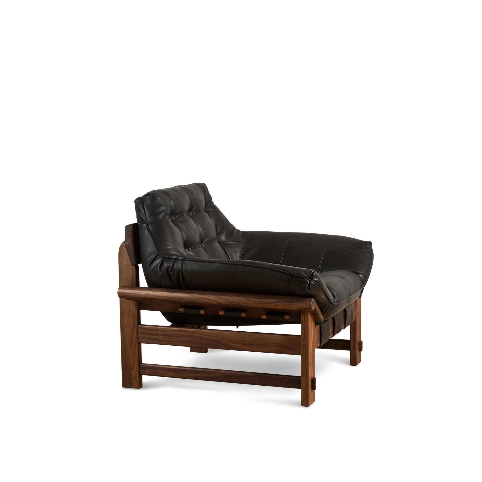 Americano Sedia da salotto Ojai in pelle nera e noce di Lawson-Fenning in vendita