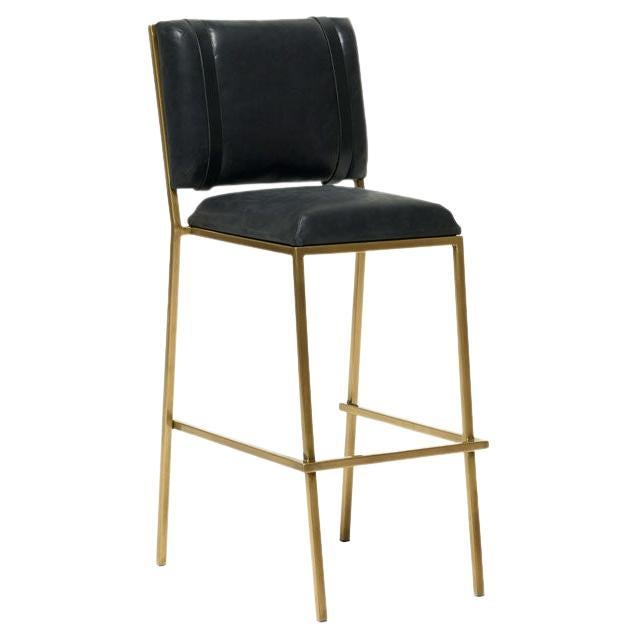 Tabouret de bar en cuir noir et laiton antique en vente