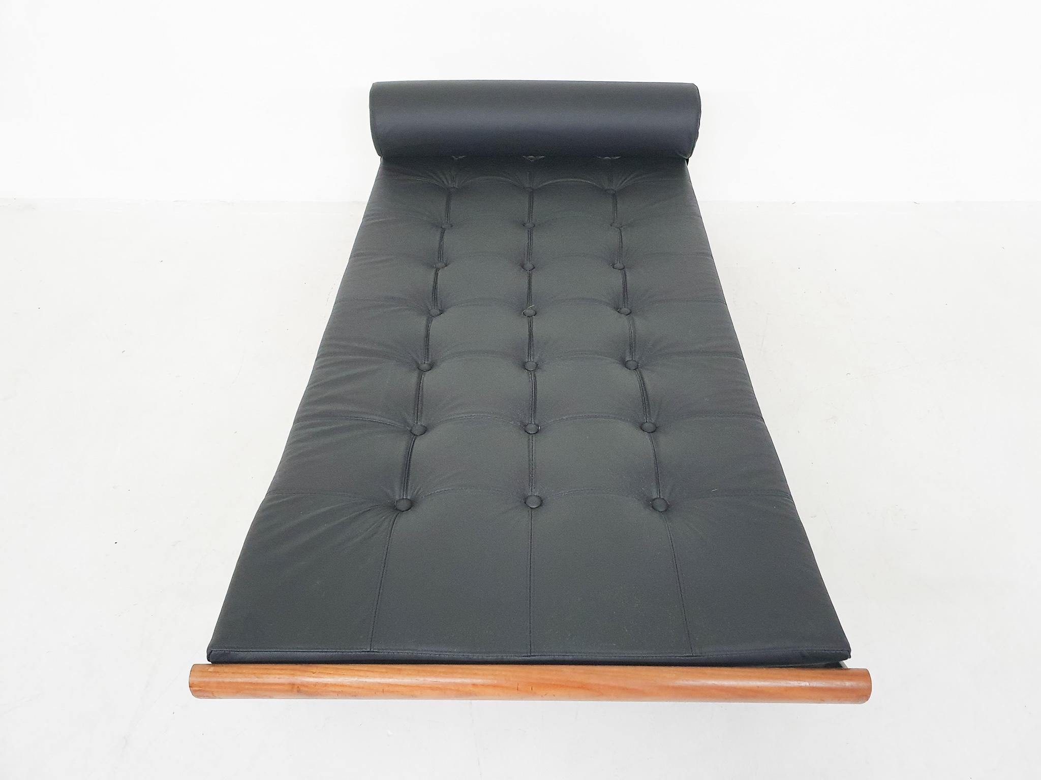 Black Leather A.R. Cordemeyer for Auping “Cleopatra” Daybed The Netherlands 1953 3