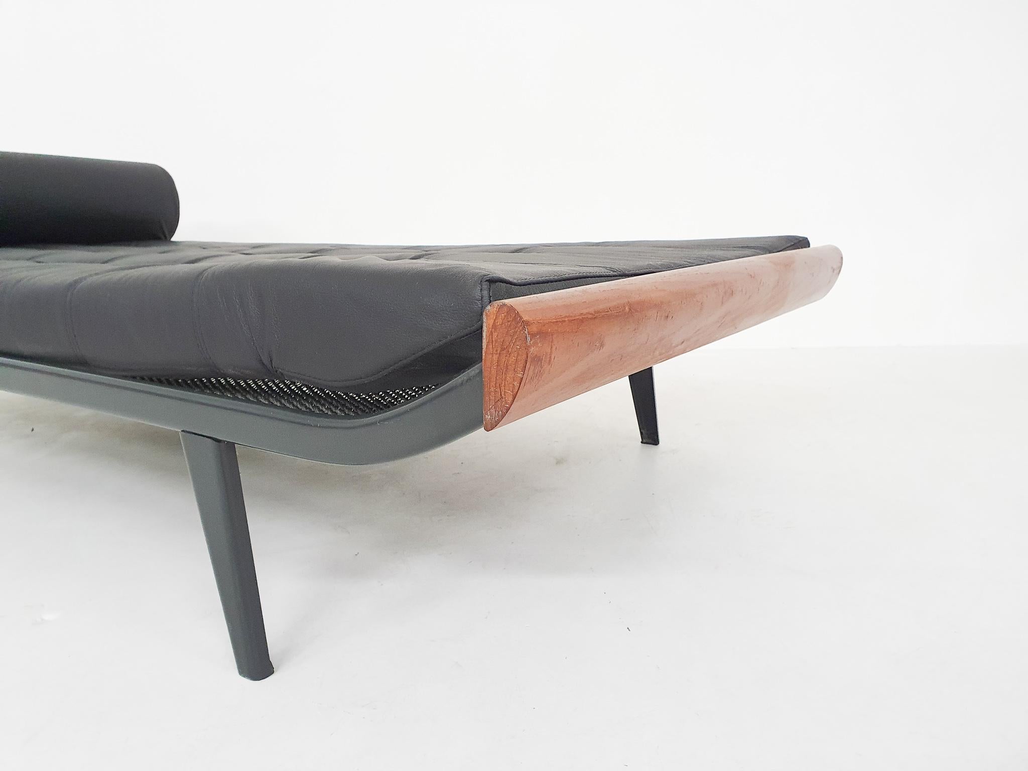 Black Leather A.R. Cordemeyer for Auping “Cleopatra” Daybed The Netherlands 1953 4