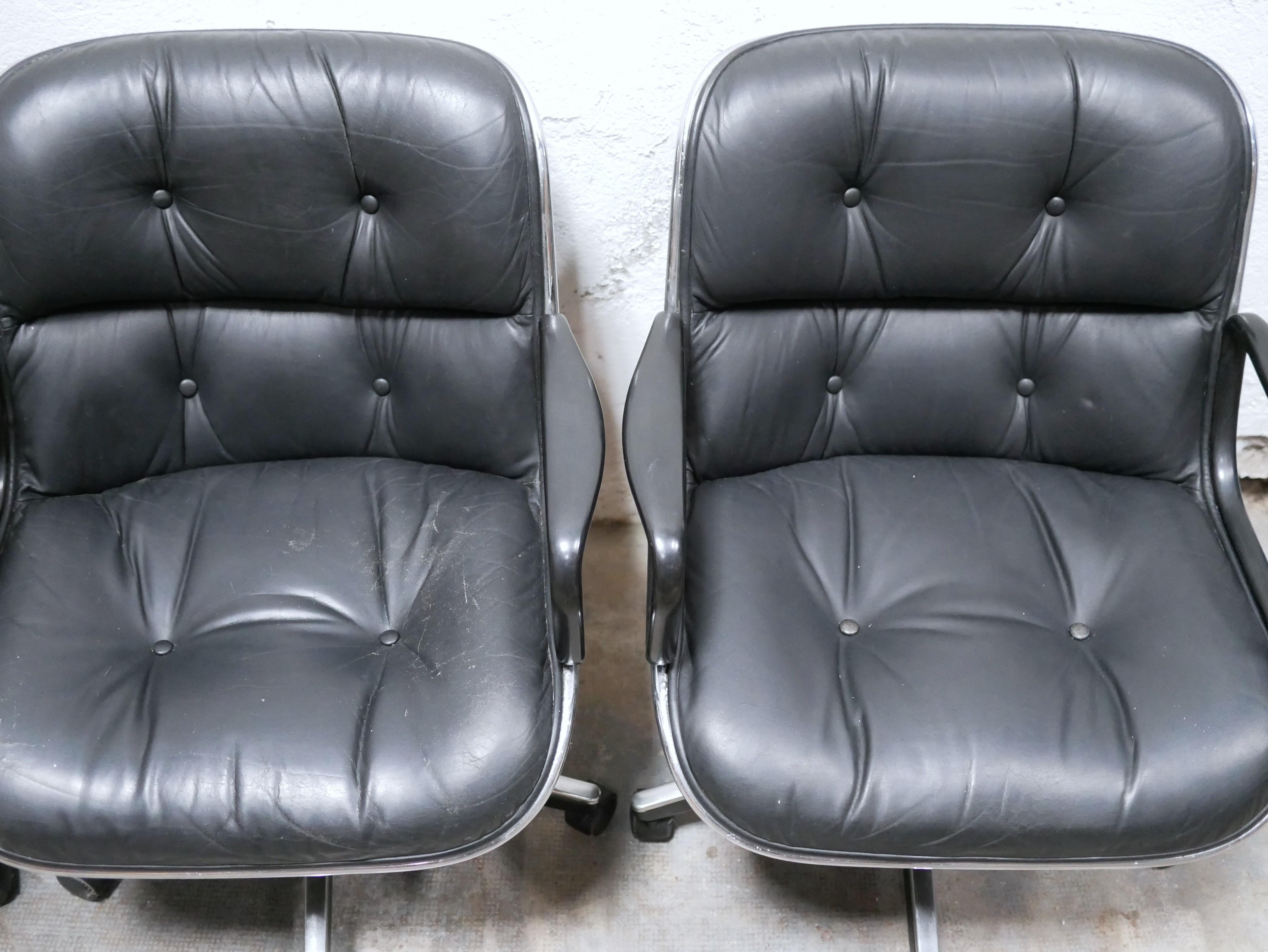 Black leather armchair by Charles Pollock for Knoll International For Sale 14