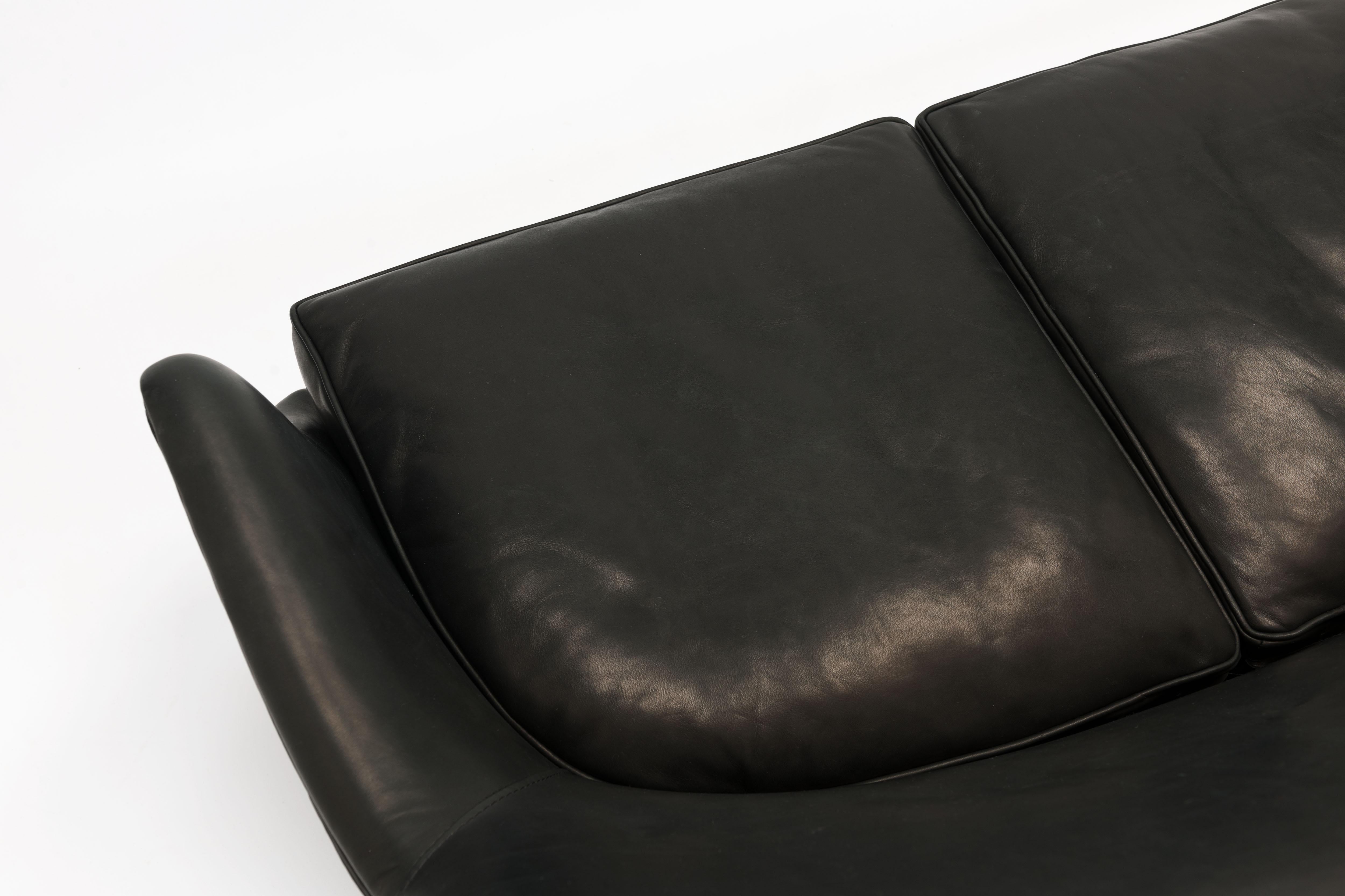 Black Leather Arne Vodder AV53 / 3 Sofa, Ivan Schlechter, Denmark 5