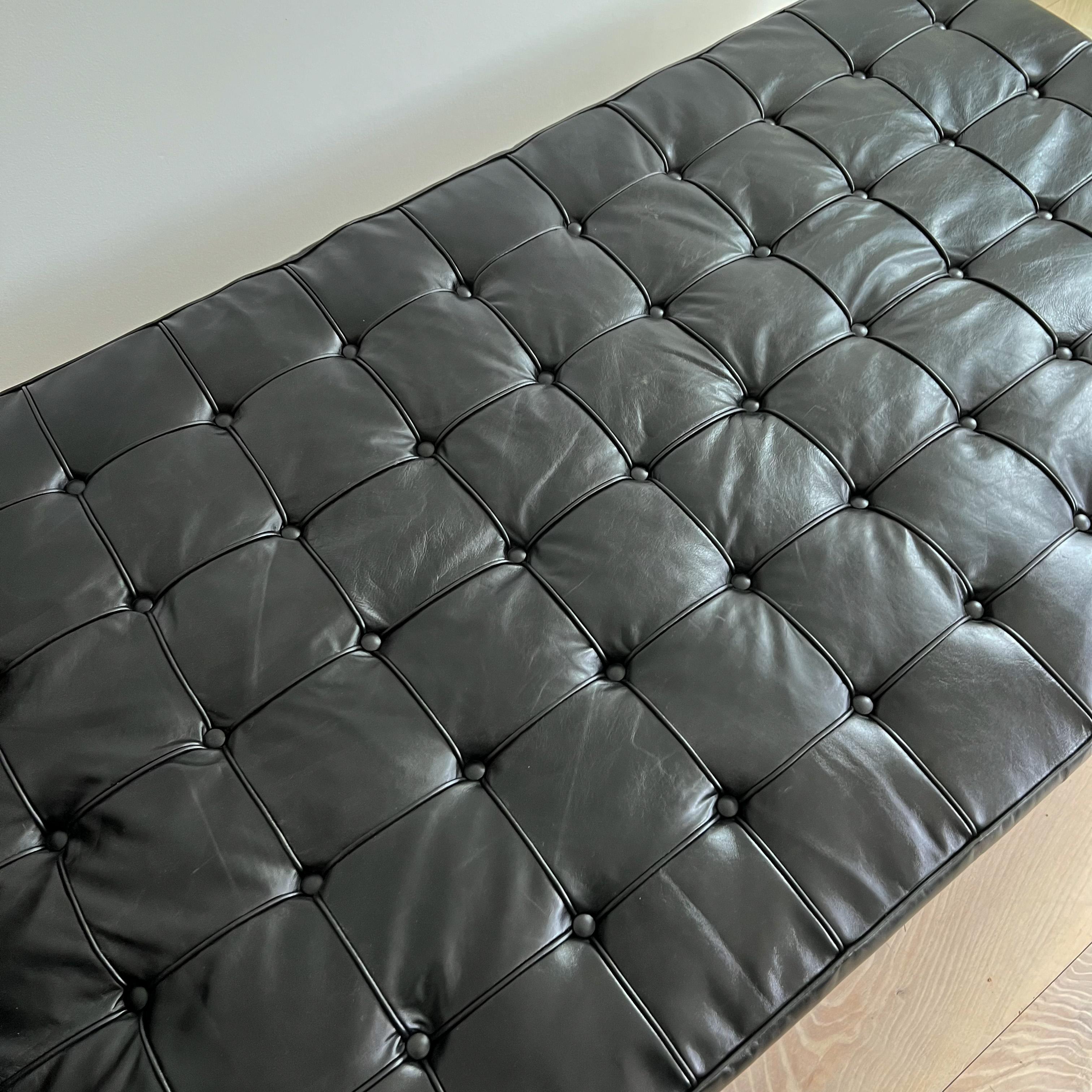 Barcelona-Tagesbett aus schwarzem Leder von Mies Van Der Rohe für Knoll im Angebot 5