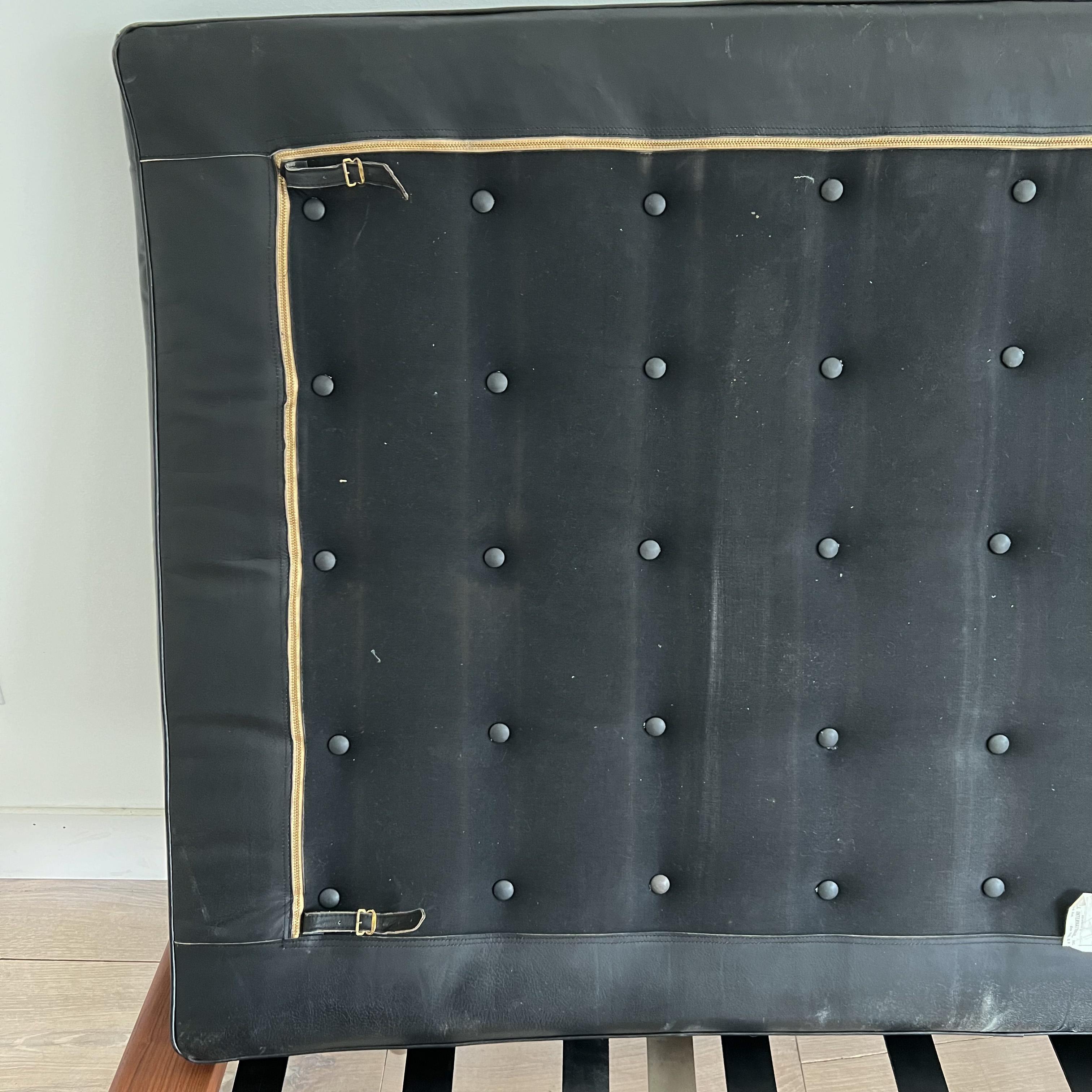 Barcelona-Tagesbett aus schwarzem Leder von Mies Van Der Rohe für Knoll im Angebot 9