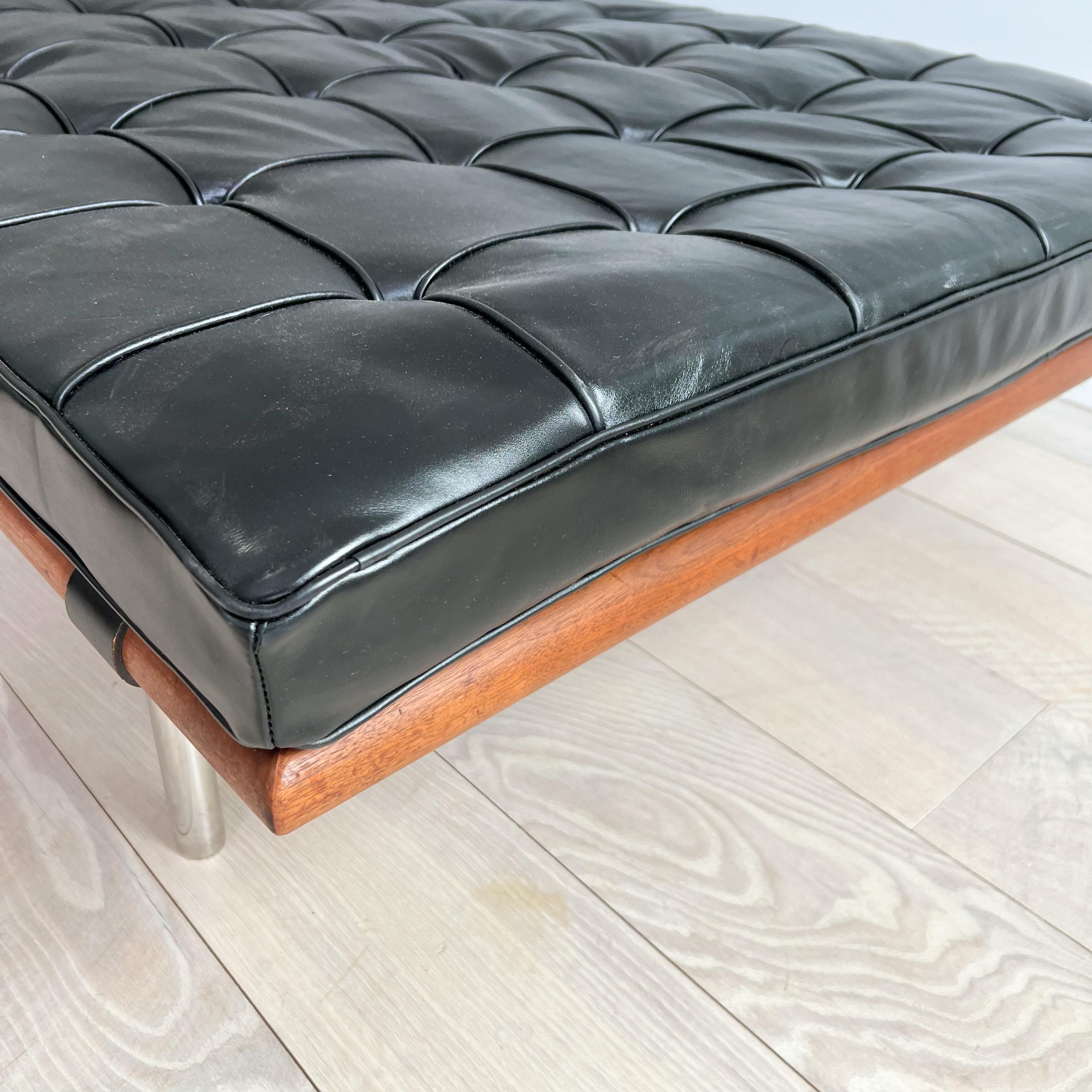 Barcelona-Tagesbett aus schwarzem Leder von Mies Van Der Rohe für Knoll im Angebot 3