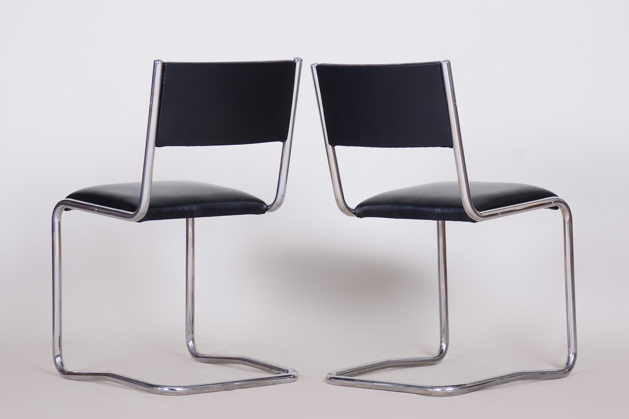 Black Leather Bauhaus Chairs, 1930s Czechia For Sale 8