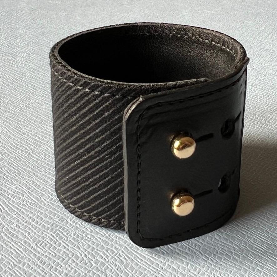 Black Leather Bracelet Gold Studs Black Fine Wool For Sale 5