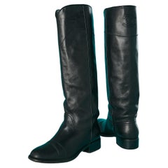 Black leather branded ridding boots Chanel 