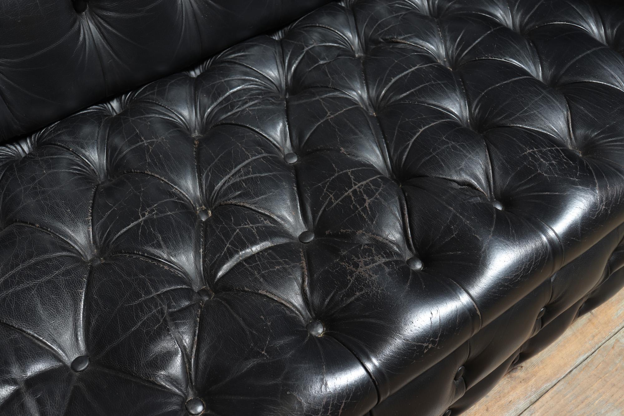 Black leather Buttoned seat Chesterfield Sofa 2