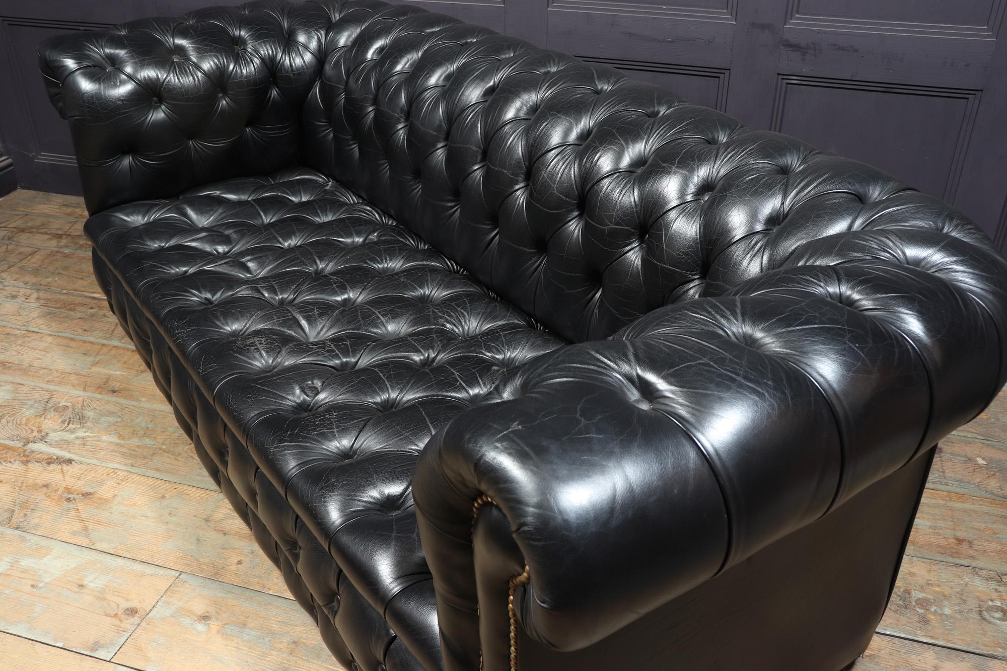 Black leather Buttoned seat Chesterfield Sofa 3
