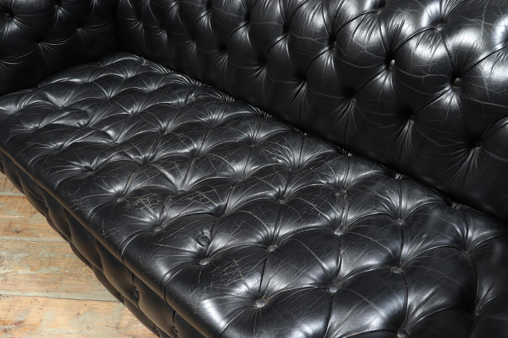 Black leather Buttoned seat Chesterfield Sofa 4