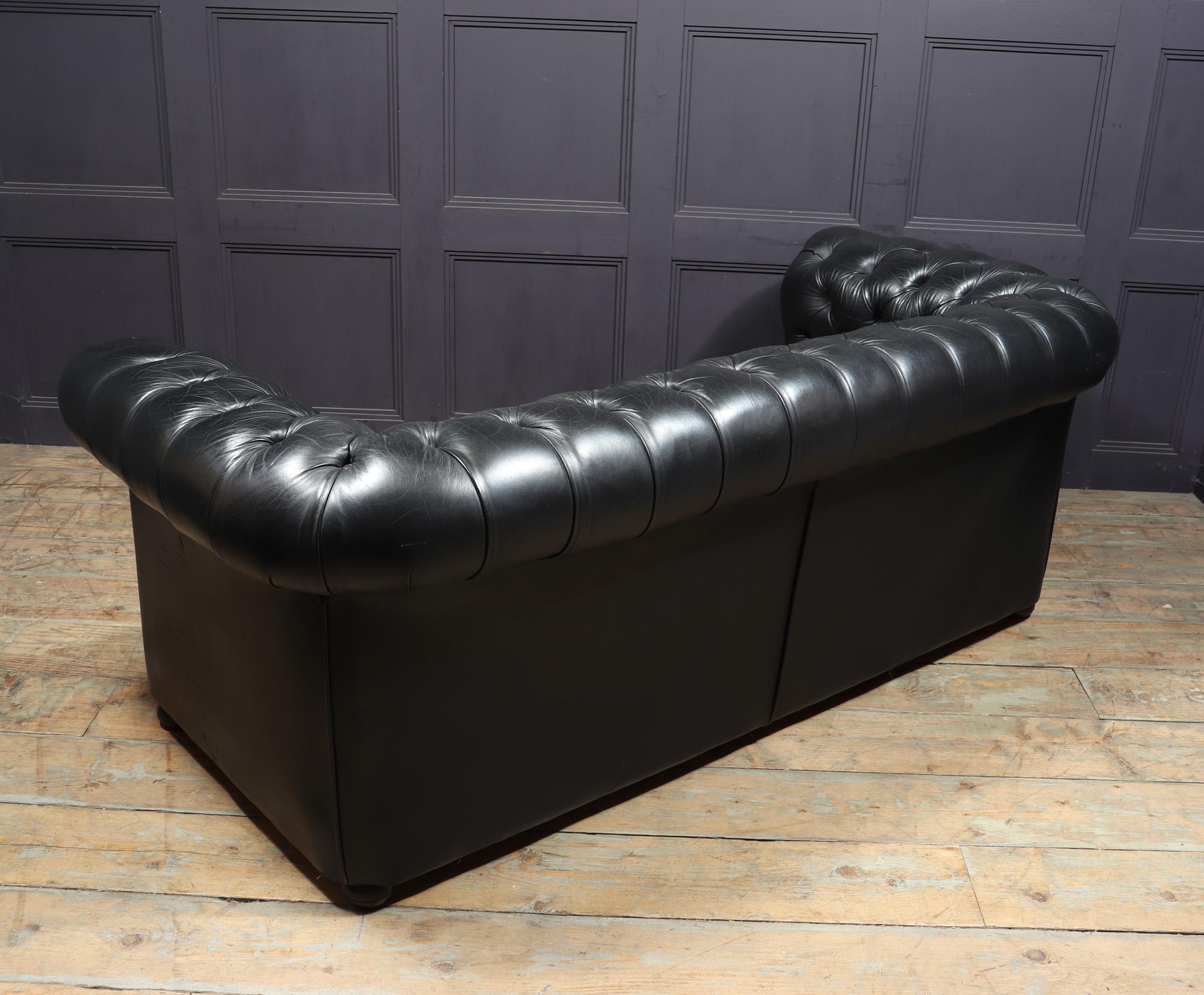 Black leather Buttoned seat Chesterfield Sofa 5
