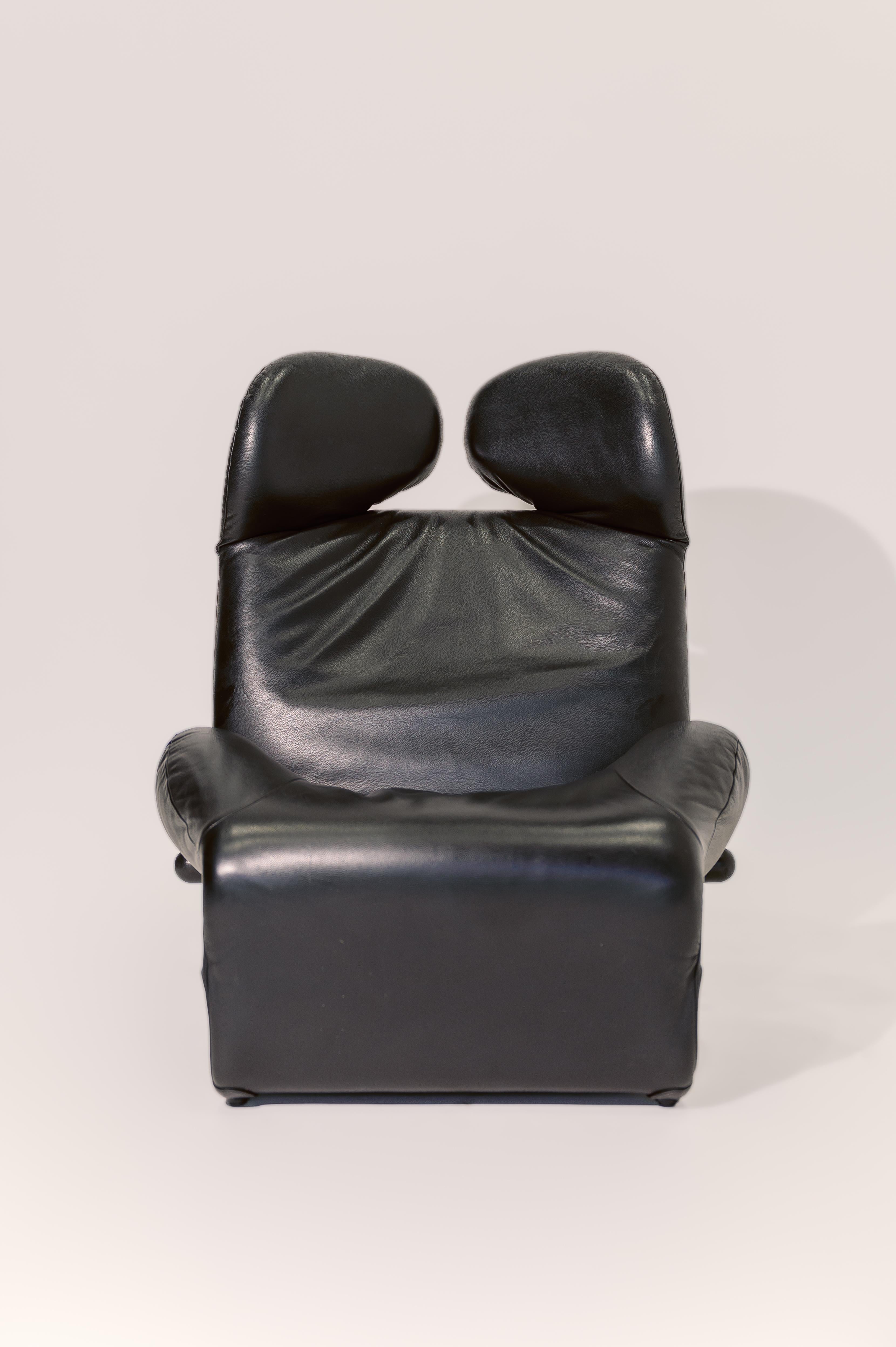 Set de Wink par Toshiyuki Kita pour Cassina, Italie années 80 en excellent état. Le prix est indiqué par chaise. 

Conçu par le designer japonais Toshiyuki Kita pour la prestigieuse manufacture italienne Cassina Italia dans les années 1980.

La