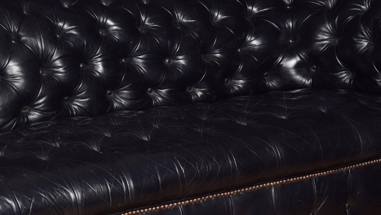 Black Leather Chesterfield In Excellent Condition In Cheshire, GB