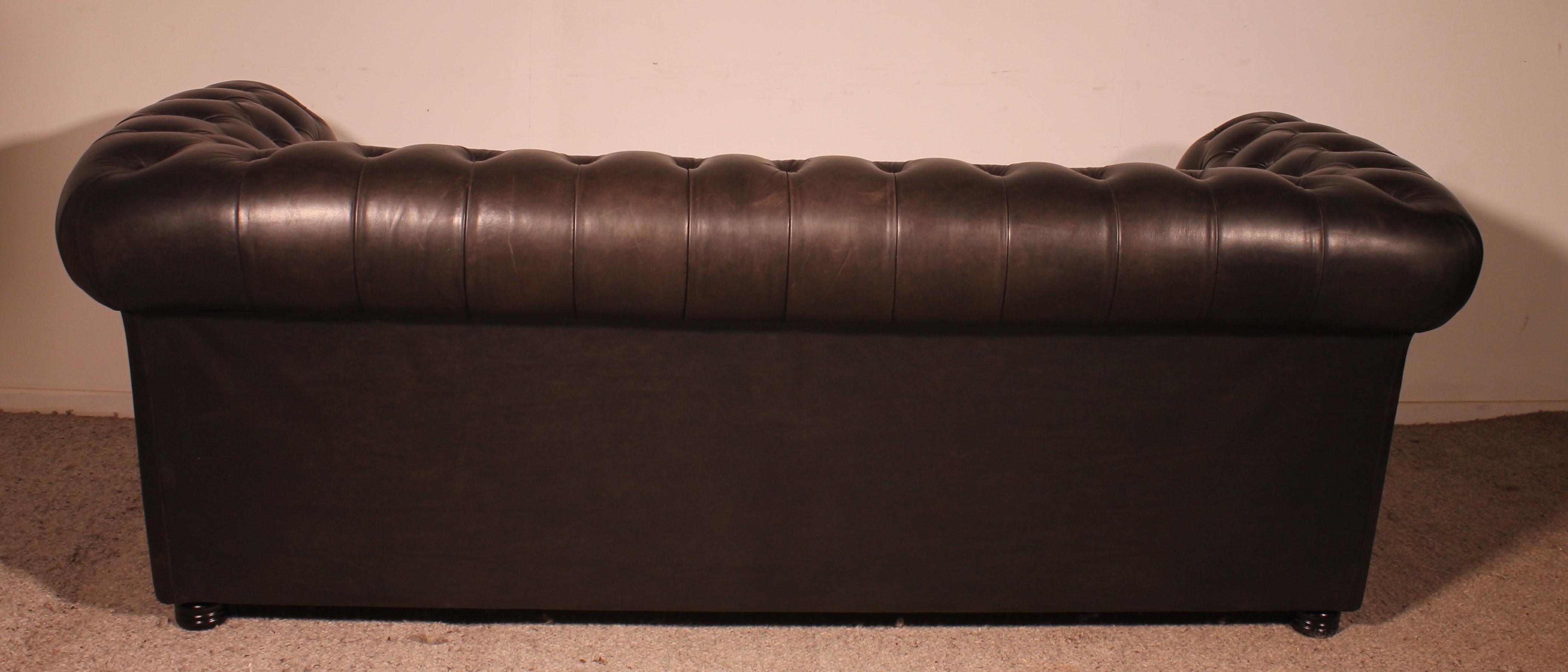 Black Leather Chesterfield Sofa For Sale 5