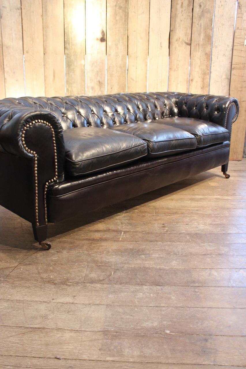 Black Leather Chesterfield Sofa 3