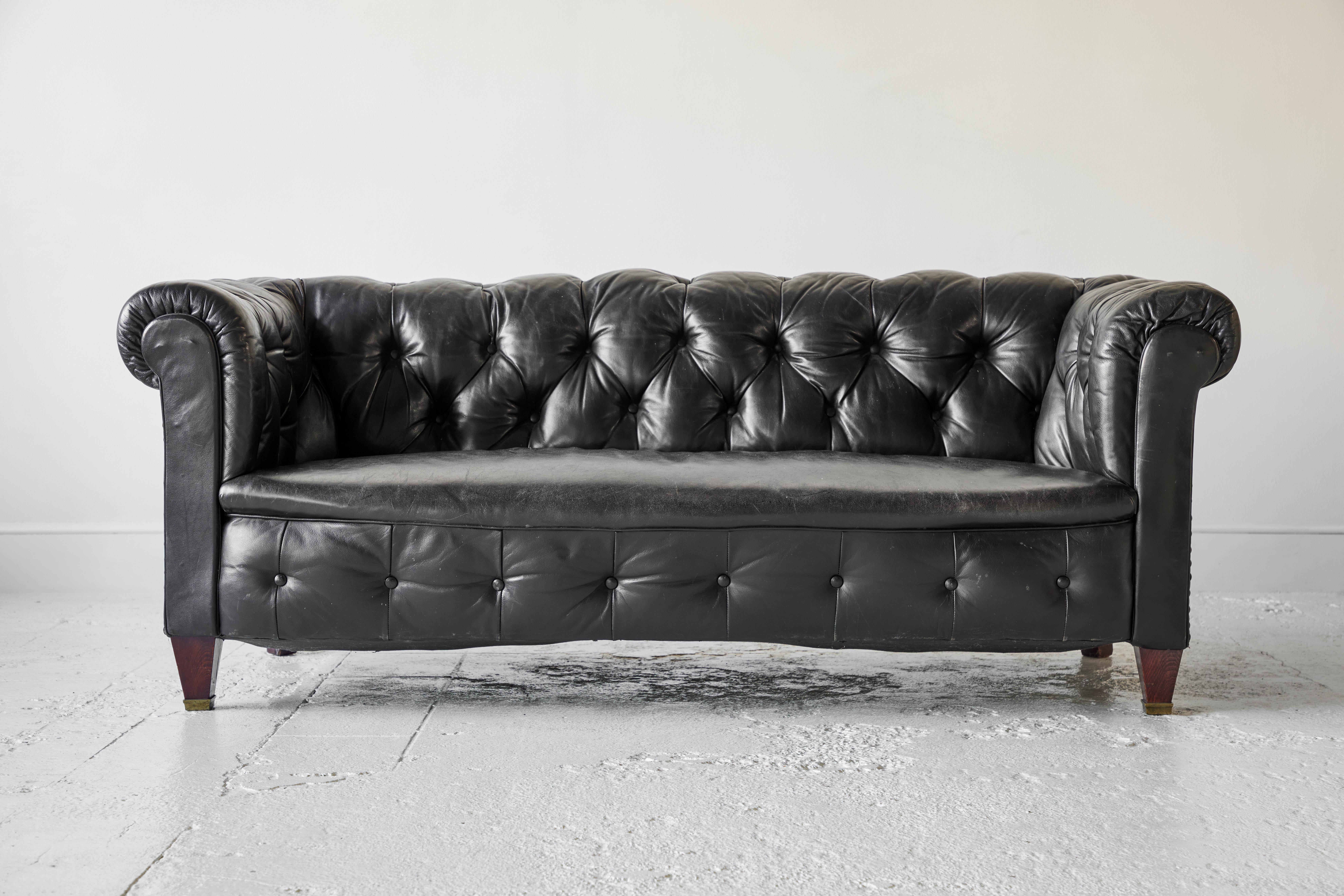 chesterfield chair black