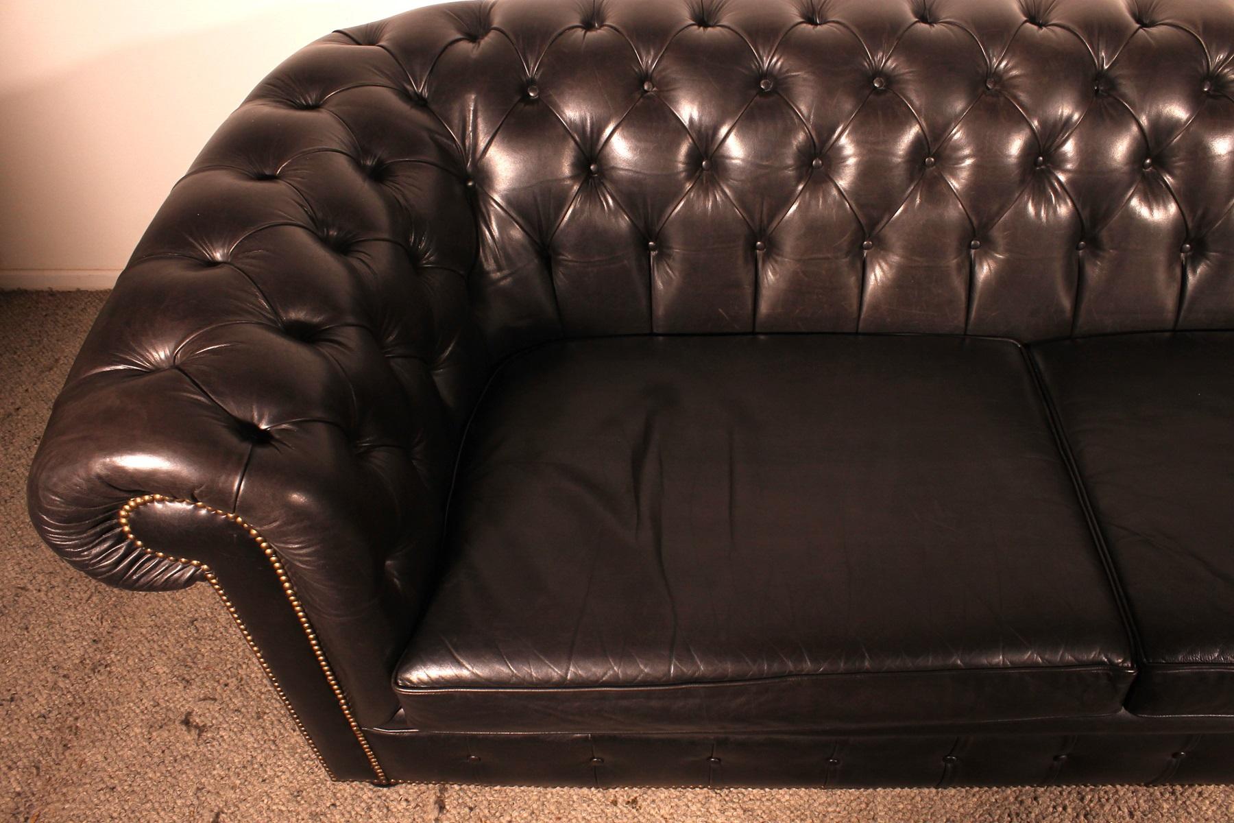 20th Century Black Leather Chesterfield Sofa For Sale