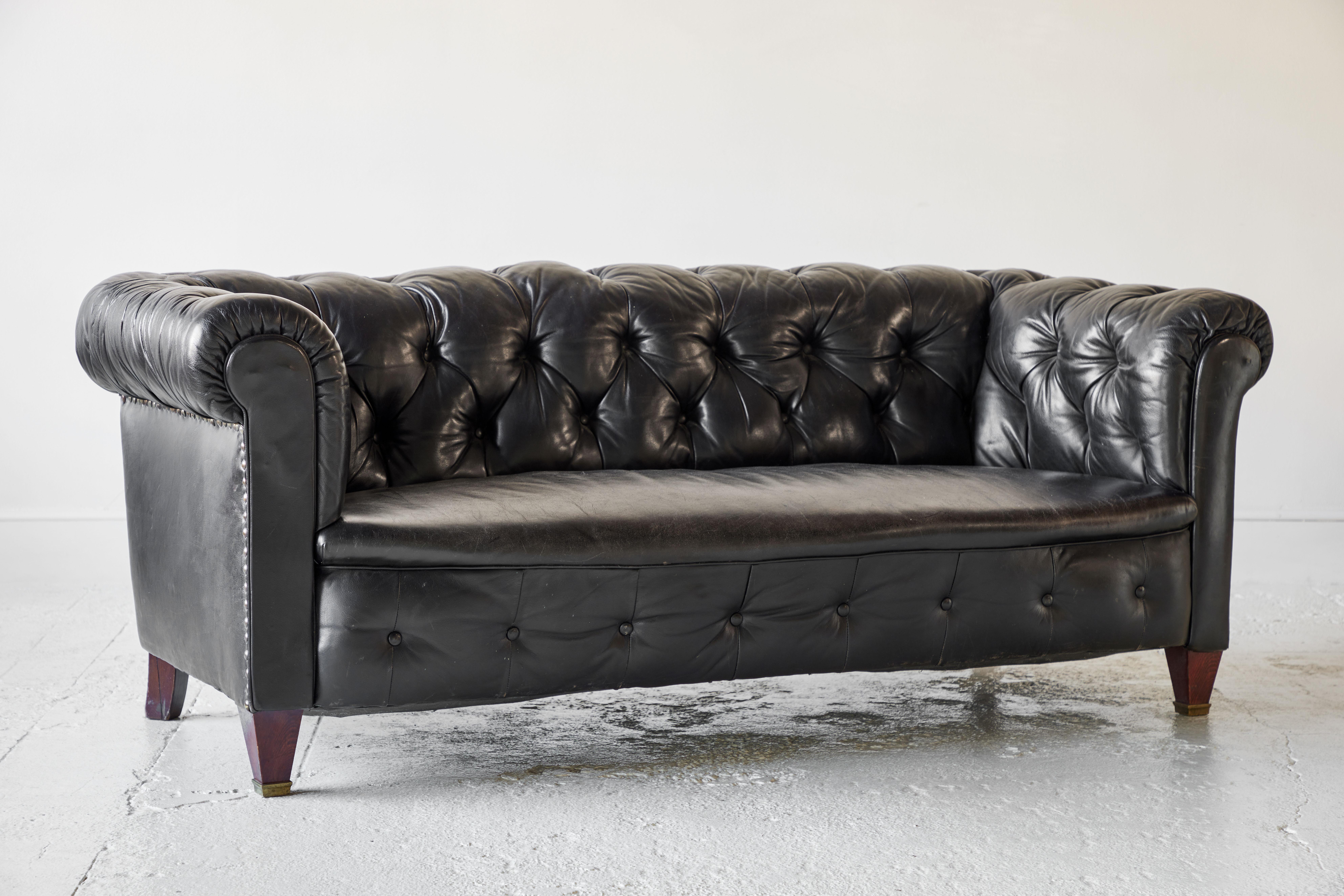 Black Leather Chesterfield Sofa In Good Condition In Los Angeles, CA
