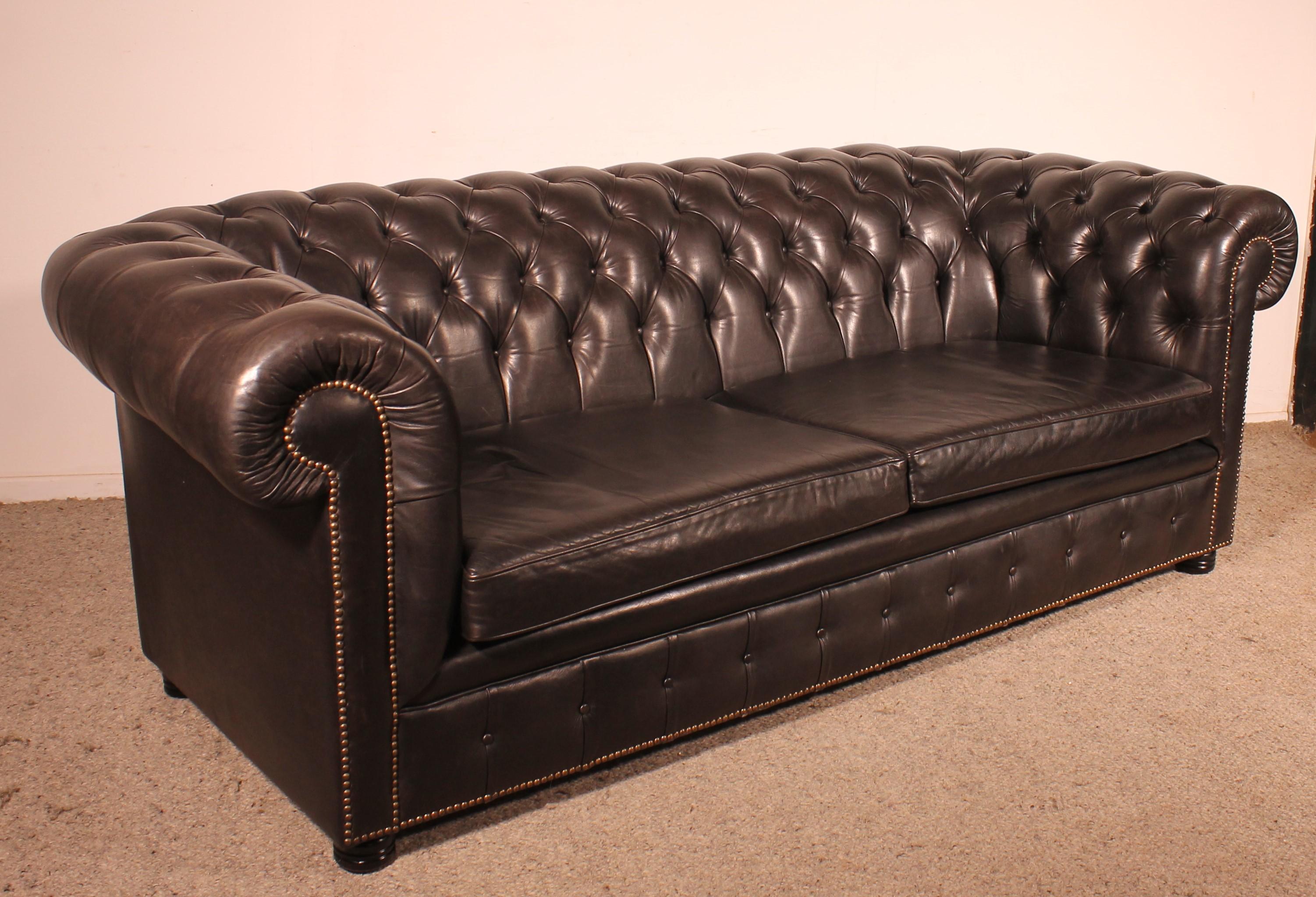 Black Leather Chesterfield Sofa For Sale 2