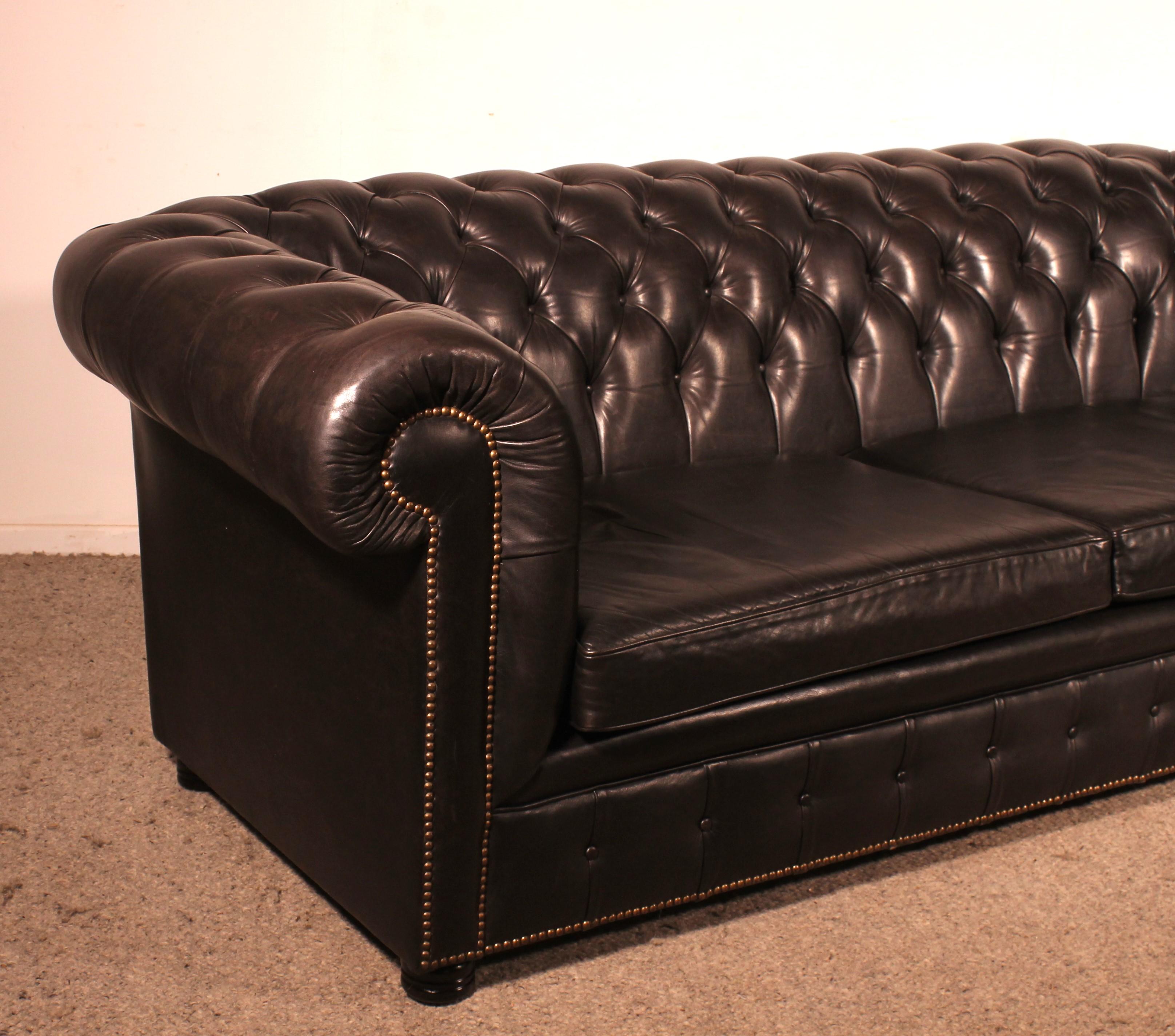 Black Leather Chesterfield Sofa For Sale 3