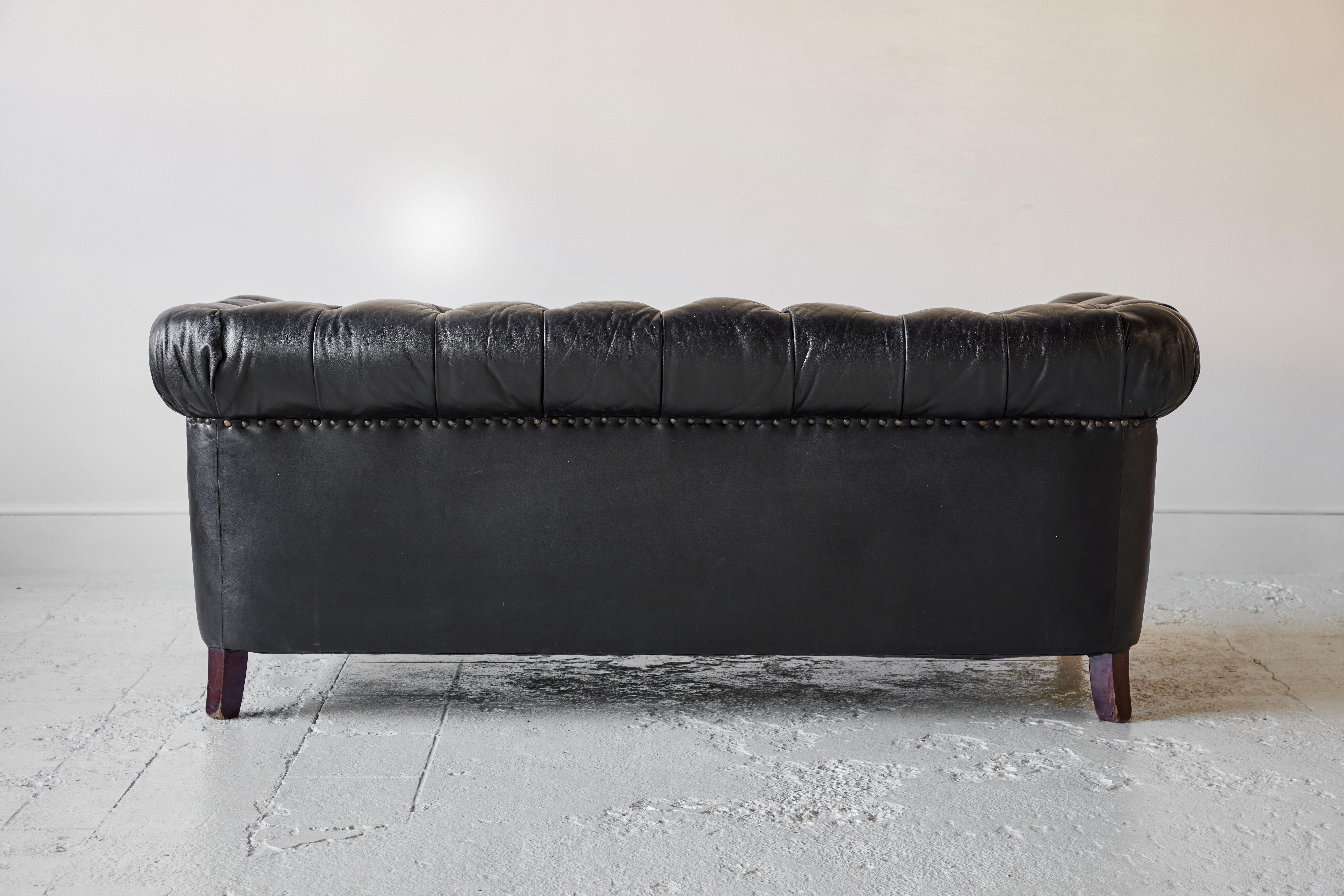 Black Leather Chesterfield Sofa 2