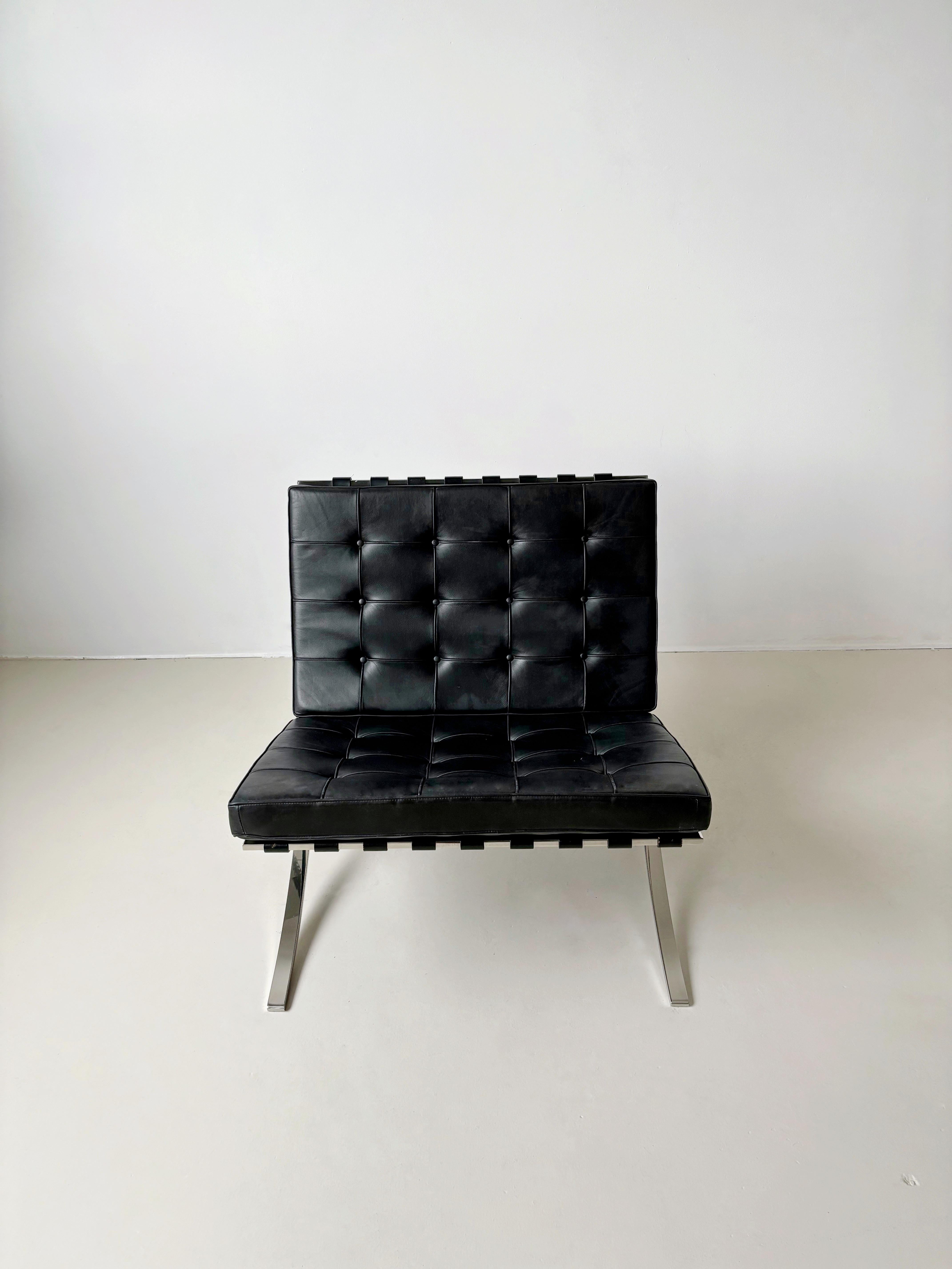 Mid-Century Modern Black Leather & Chrome Barcelona Lounge Chair by Mies van der Rohe for Knoll