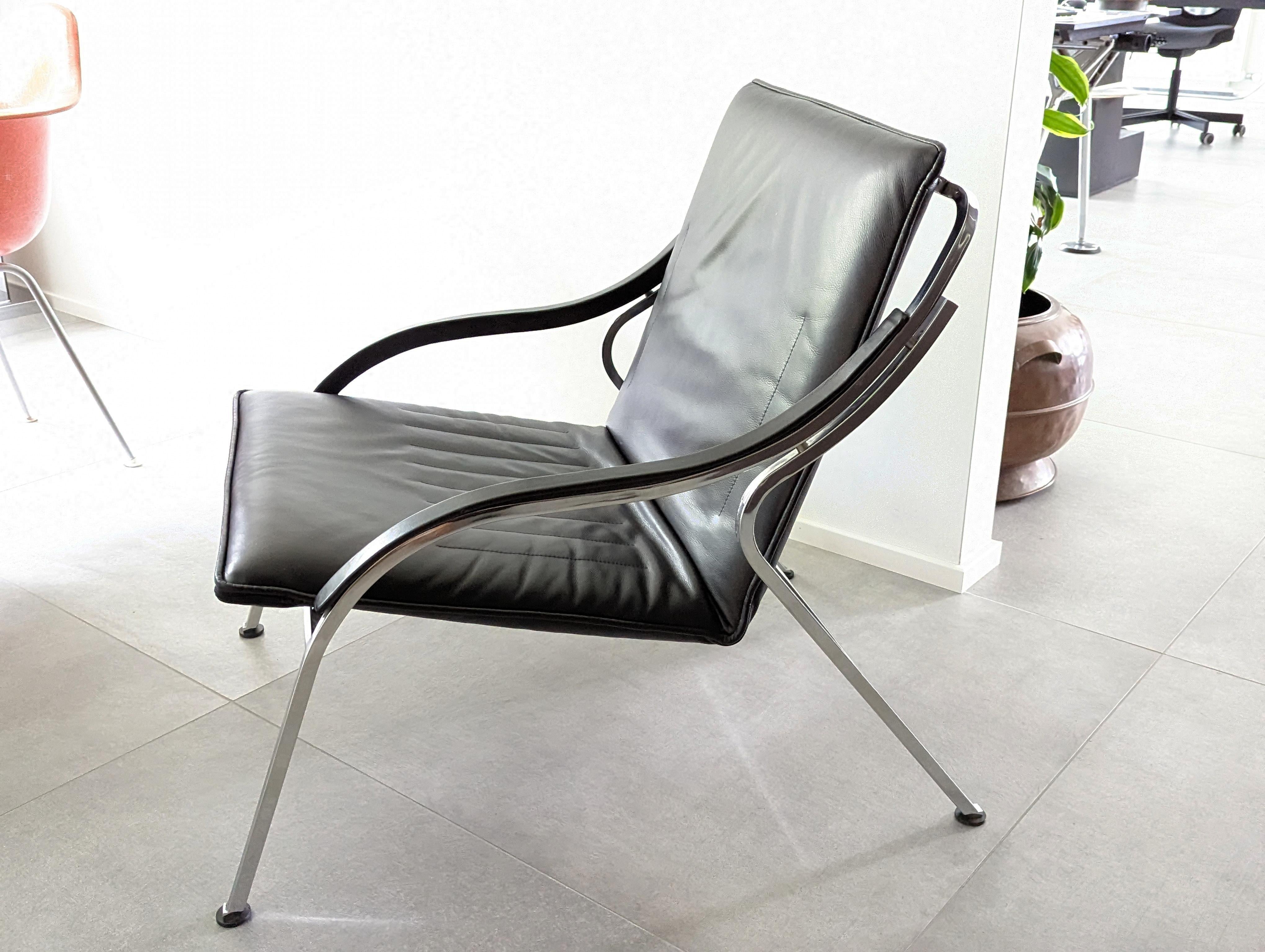 Black leather & Chrome plated metal 1960s fourline armchair by Zanuso for Arflex For Sale 3