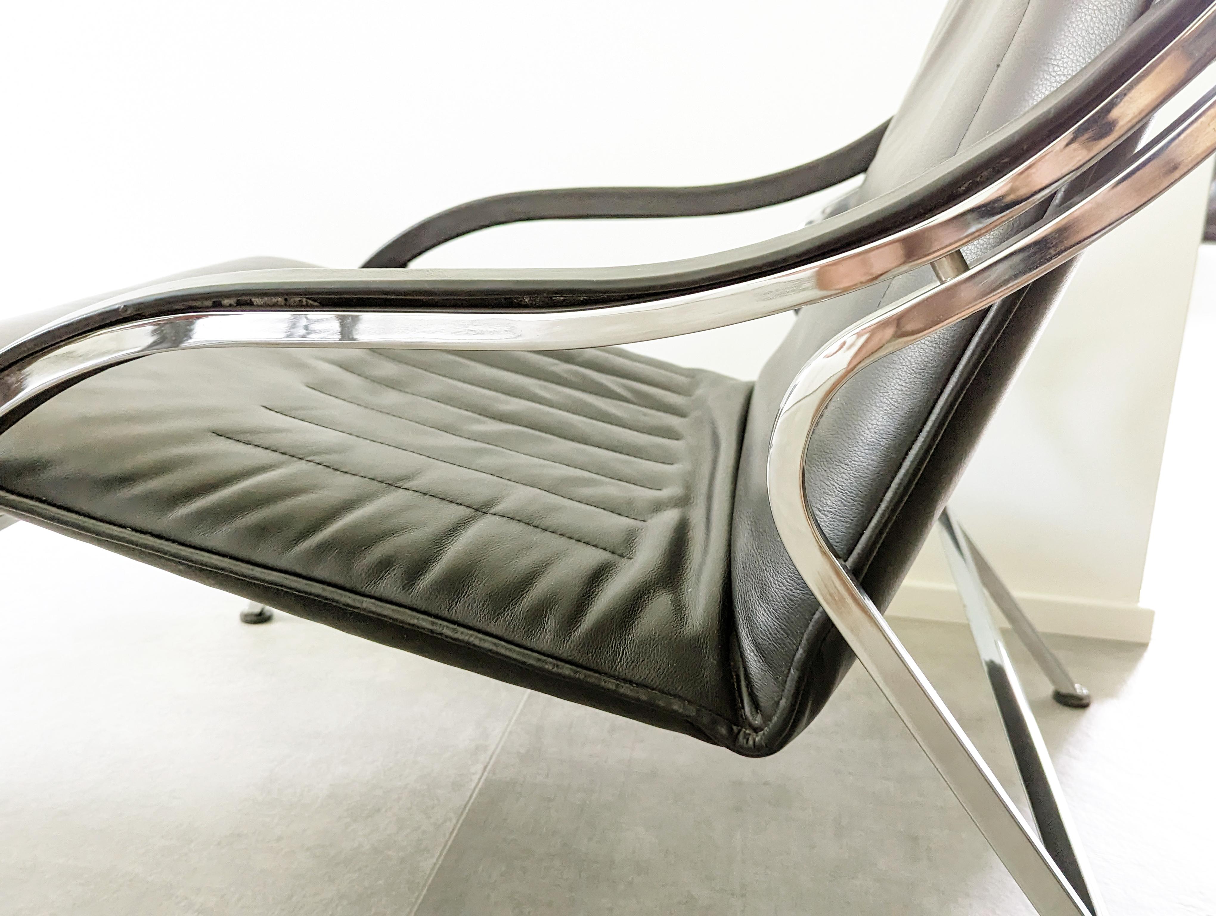 Black leather & Chrome plated metal 1960s fourline armchair by Zanuso for Arflex For Sale 5
