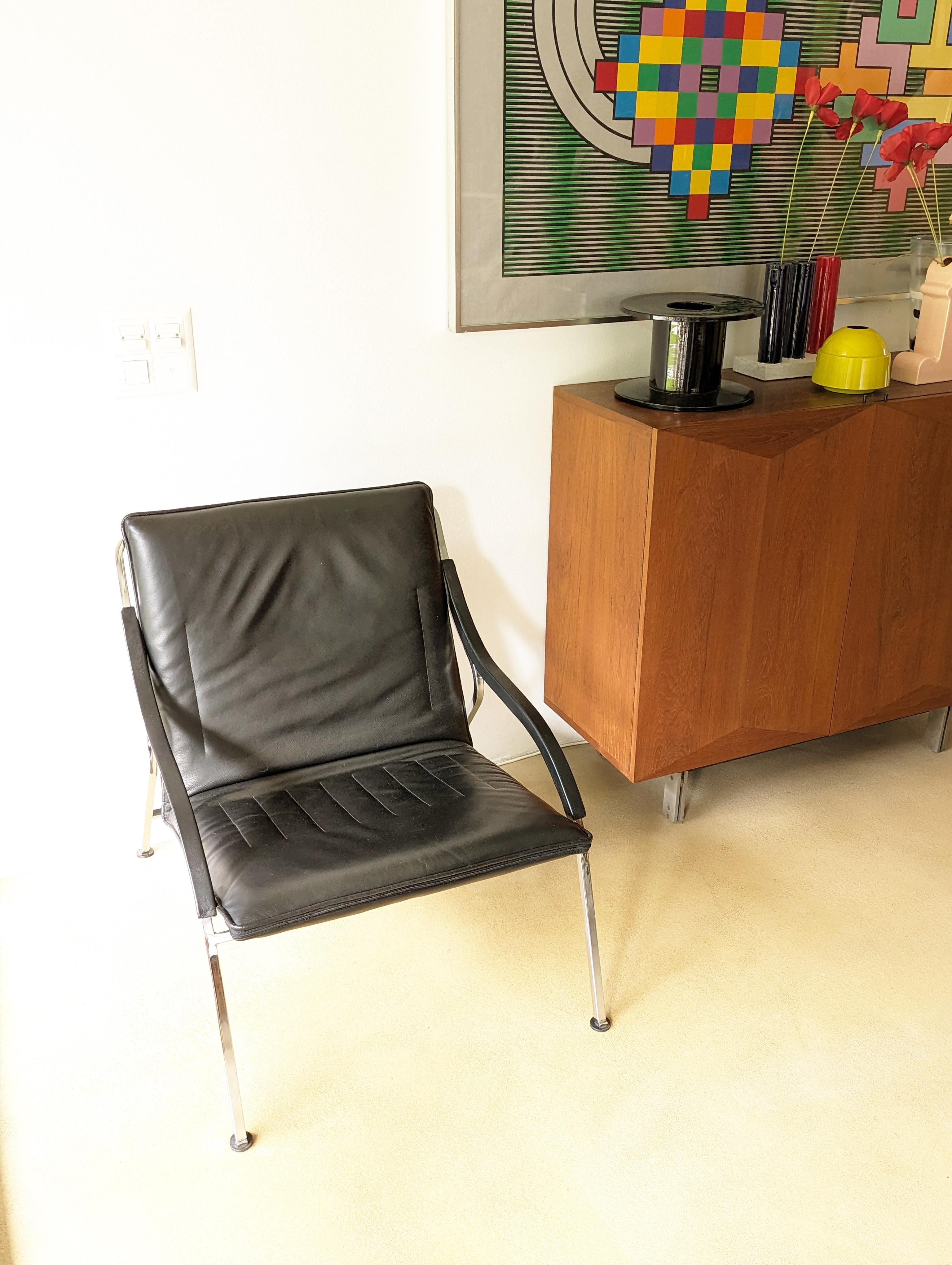 Black leather & Chrome plated metal 1960s fourline armchair by Zanuso for Arflex For Sale 7