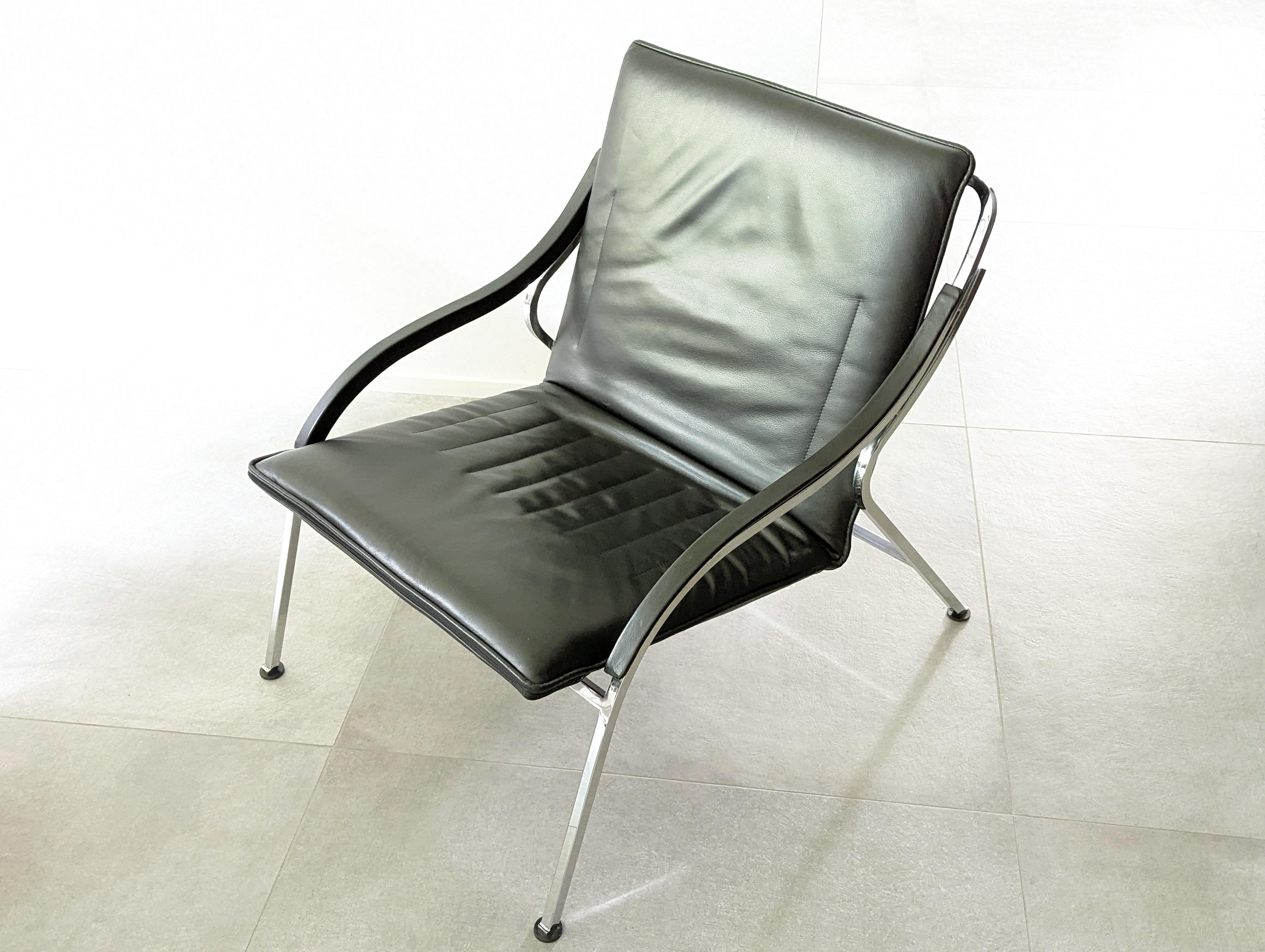 Sessel aus schwarzem Leder und verchromtem Metall, 1960er Jahre, von Zanuso für Arflex (Space Age) im Angebot